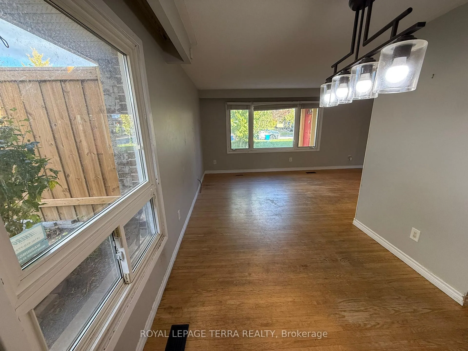 Photo 8 of 1380 Sarcee Street, Oshawa, Samac — HOMEH