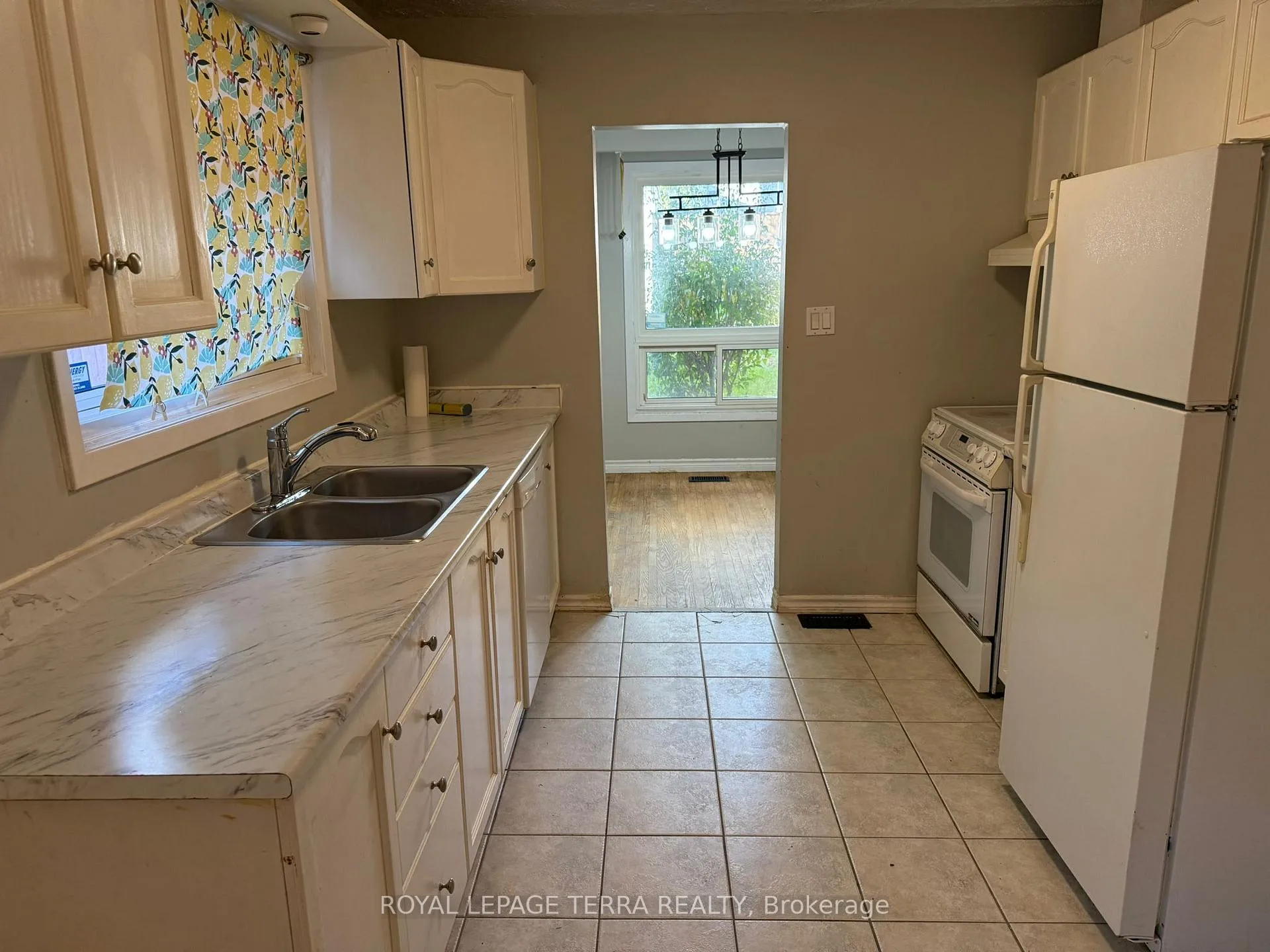 Photo 9 of 1380 Sarcee Street, Oshawa, Samac — HOMEH