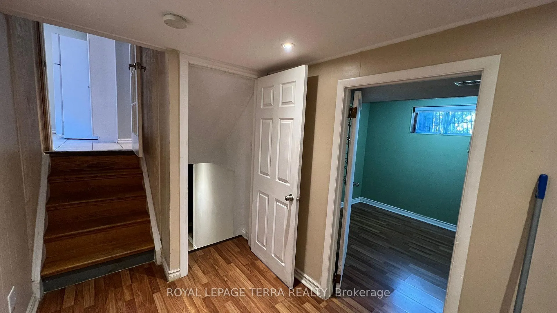 Photo 21 of 1380 Sarcee Street, Oshawa, Samac — HOMEH