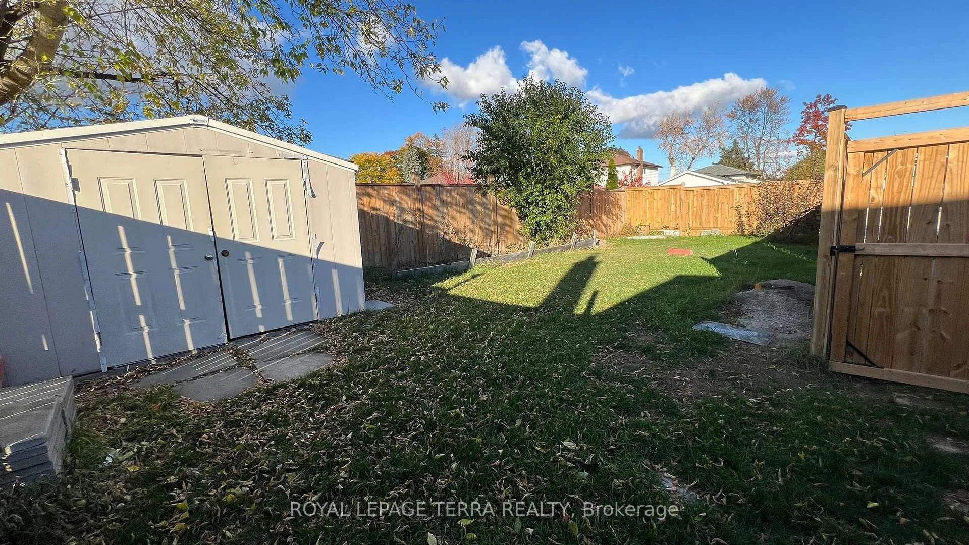 Photo 25 of 1380 Sarcee Street, Oshawa, Samac — HOMEH