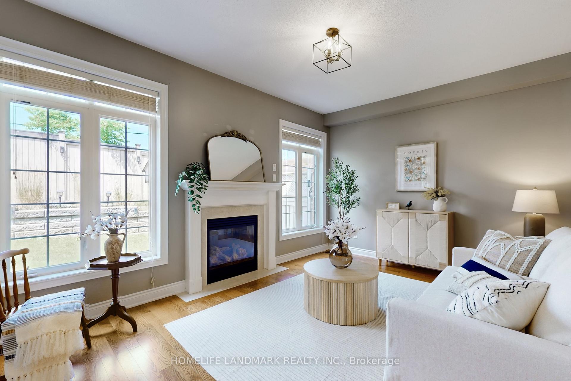 Photo 3 of 496 Foxcroft Boulevard, Newmarket, Stonehaven-Wyndham — HOMEH