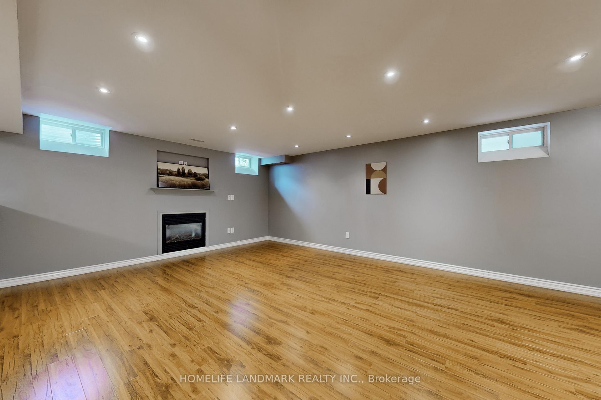 Photo 15 of 496 Foxcroft Boulevard, Newmarket, Stonehaven-Wyndham — HOMEH