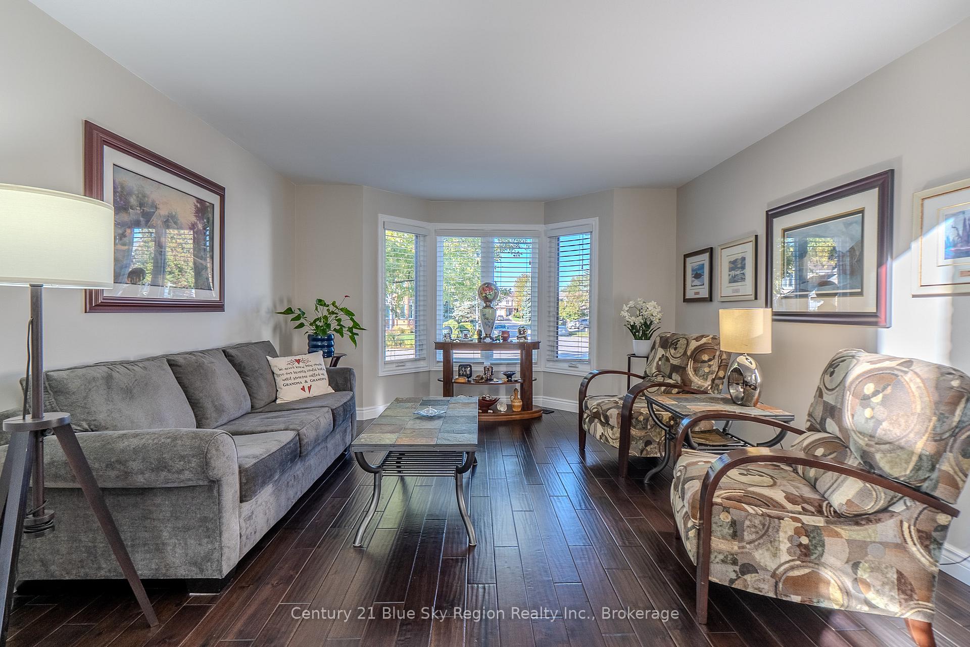 Photo 9 of 120 Cloverbrae Crescent, North Bay, Ferris — HOMEH