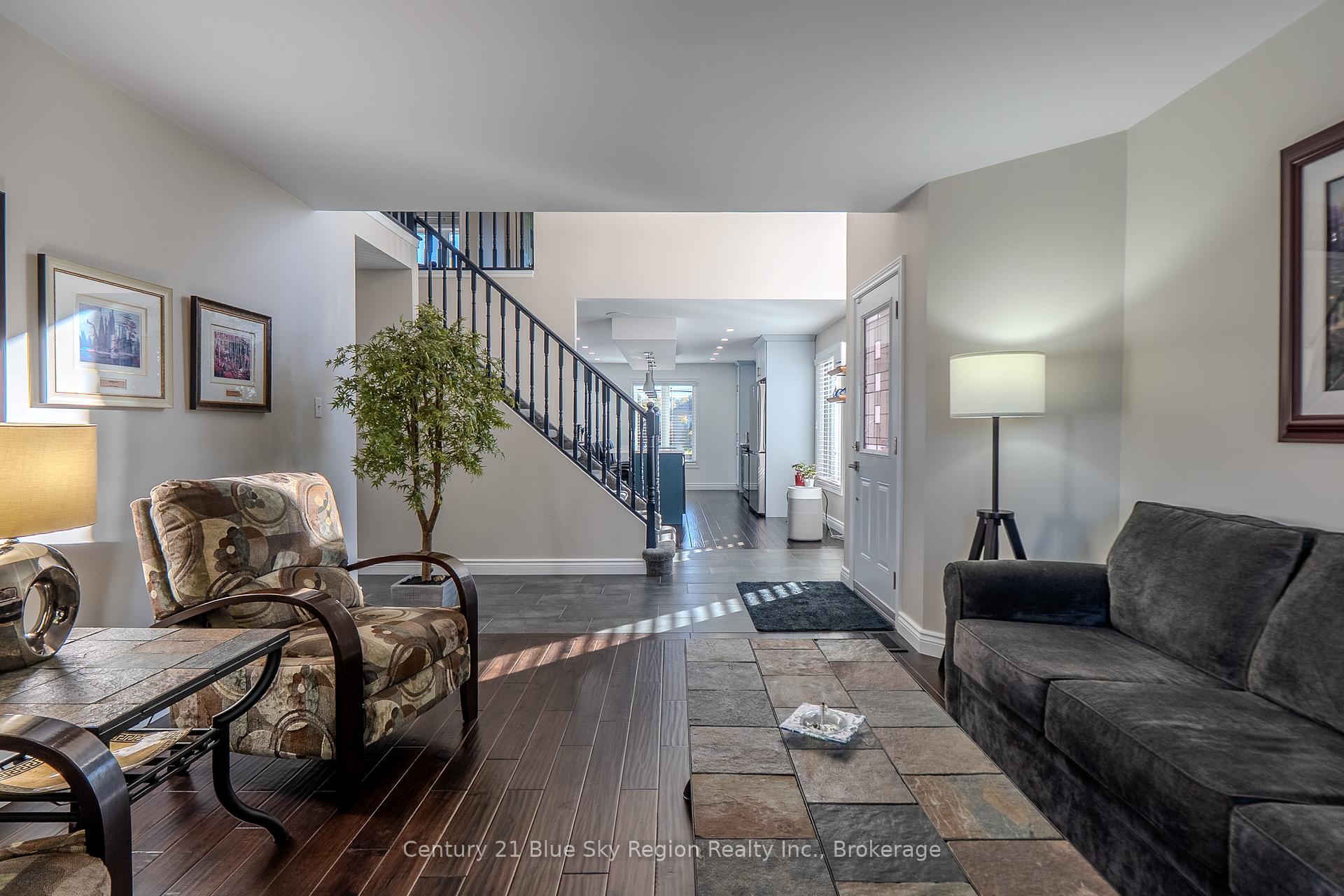 Photo 10 of 120 Cloverbrae Crescent, North Bay, Ferris — HOMEH