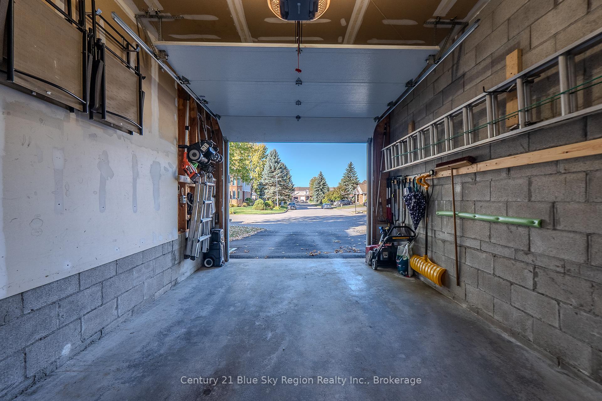 Photo 31 of 120 Cloverbrae Crescent, North Bay, Ferris — HOMEH