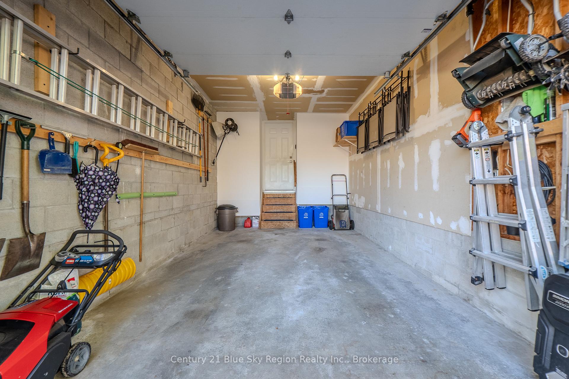 Photo 32 of 120 Cloverbrae Crescent, North Bay, Ferris — HOMEH