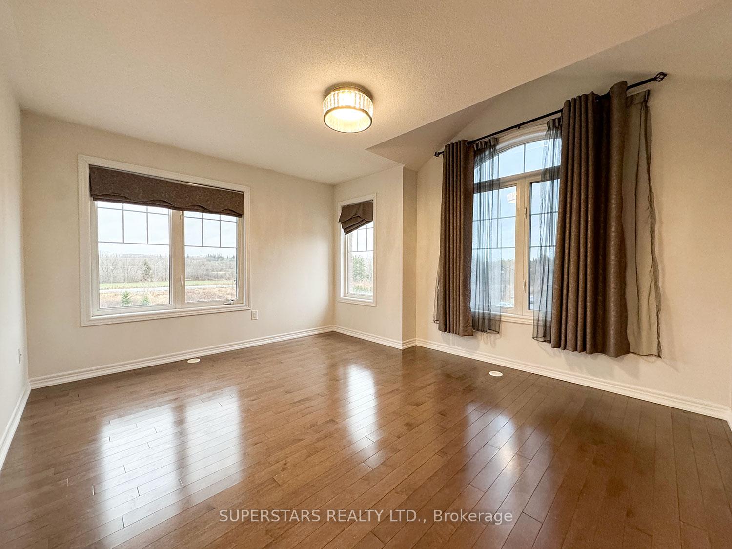 Photo 11 of 325 Delray Drive, Markham, Greensborough — HOMEH