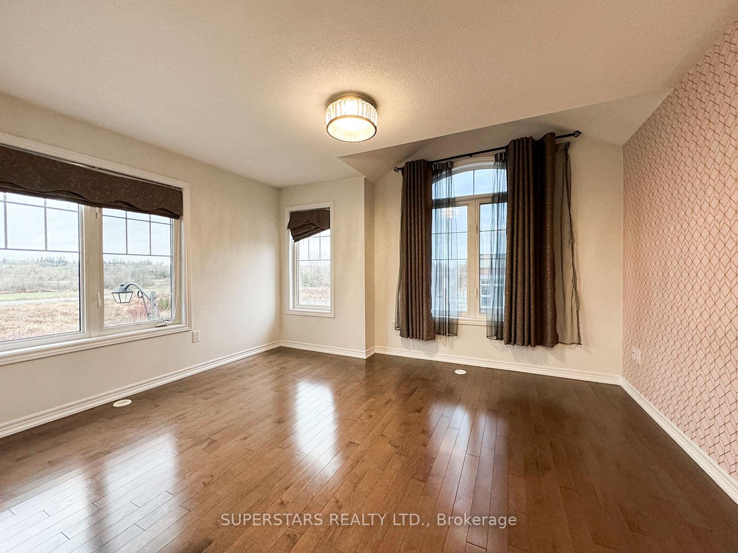 Photo 12 of 325 Delray Drive, Markham, Greensborough — HOMEH
