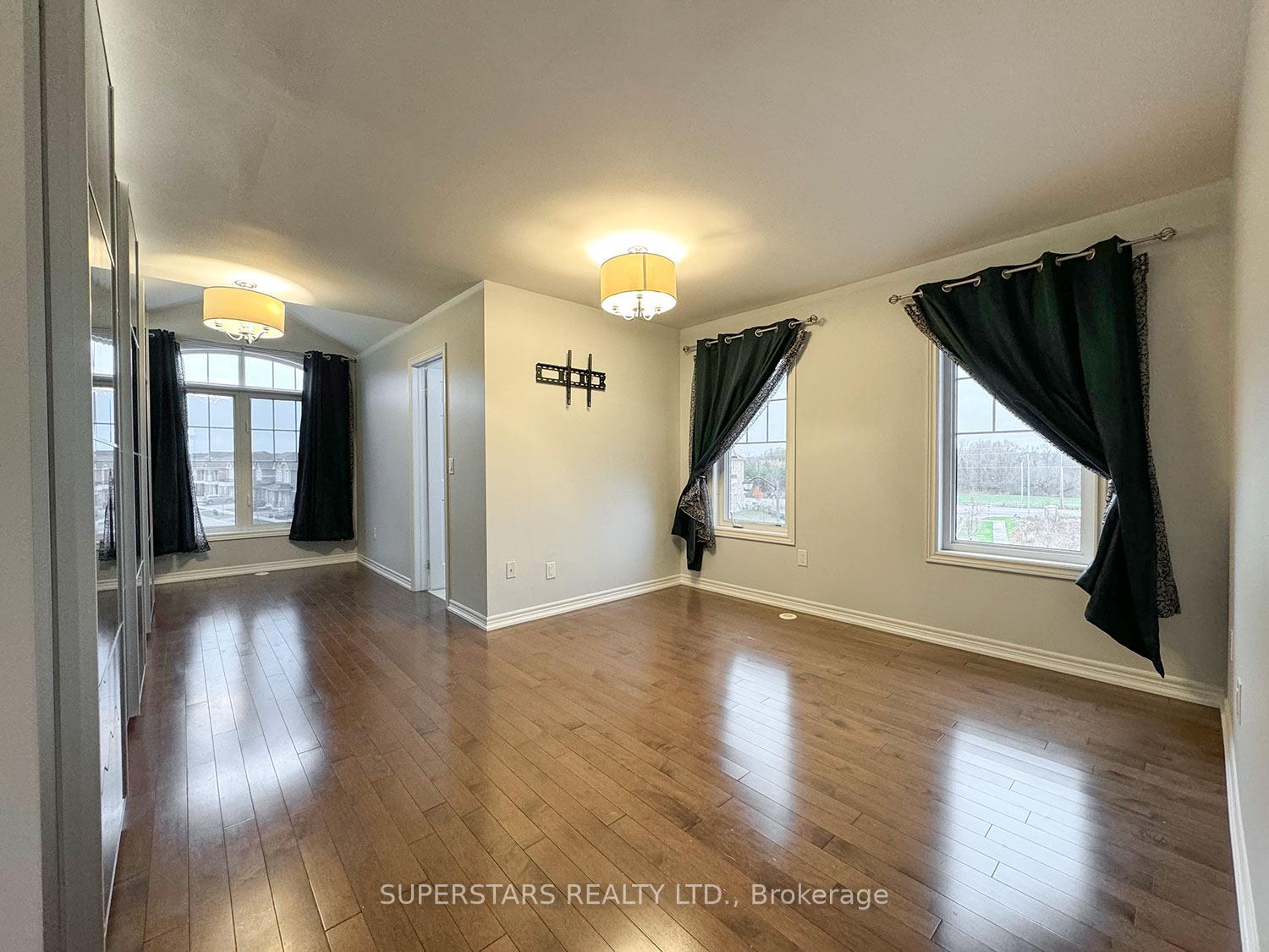 Photo 14 of 325 Delray Drive, Markham, Greensborough — HOMEH