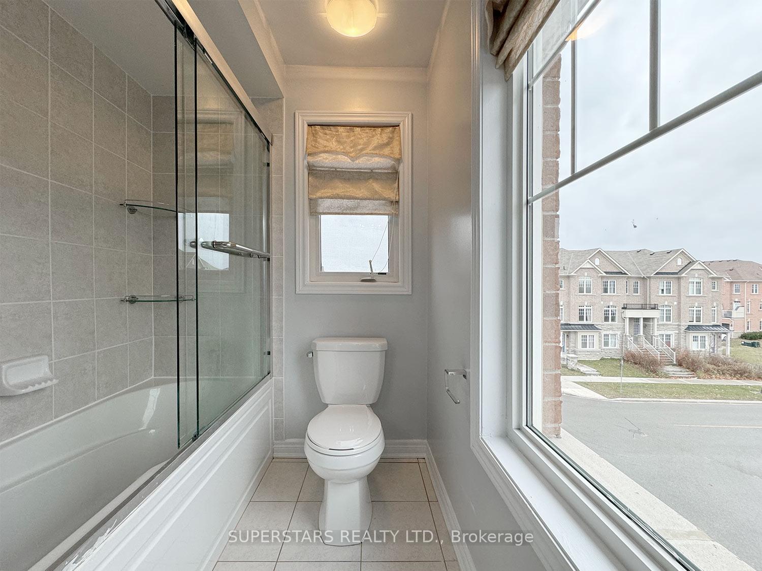 Photo 17 of 325 Delray Drive, Markham, Greensborough — HOMEH