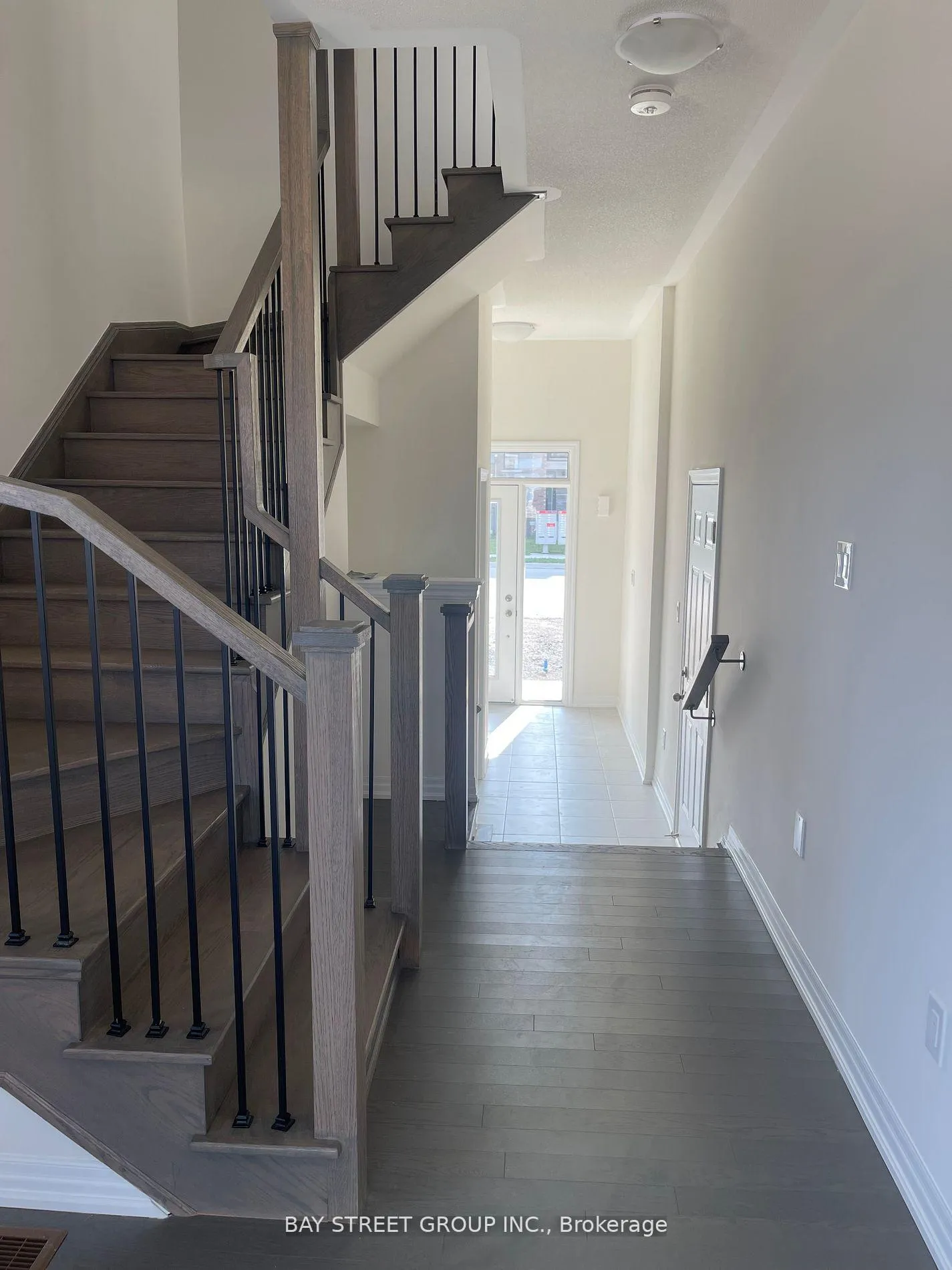 Photo 3 of 160 William Booth Avenue, Newmarket, Woodland Hill — HOMEH