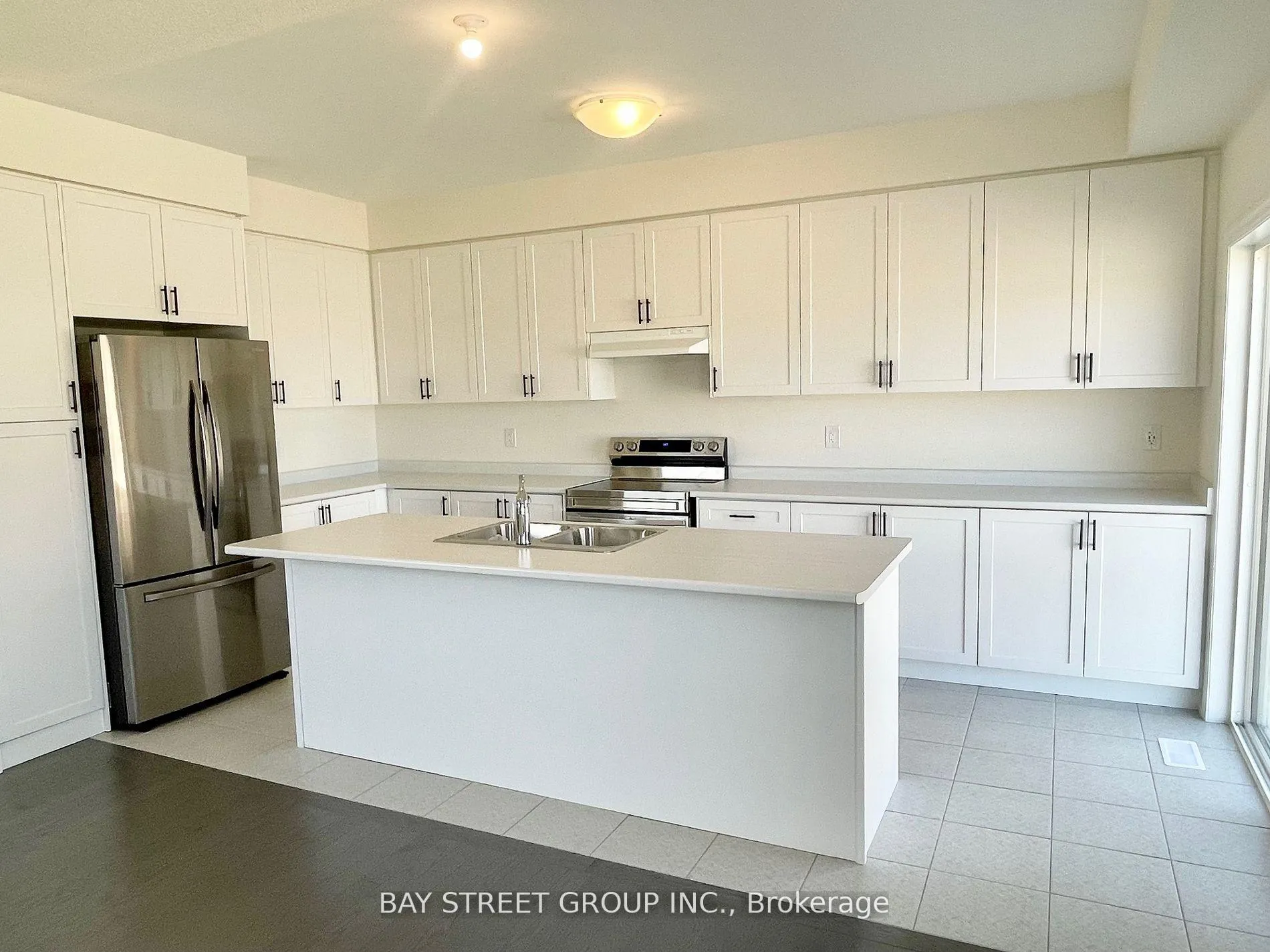 Photo 4 of 160 William Booth Avenue, Newmarket, Woodland Hill — HOMEH