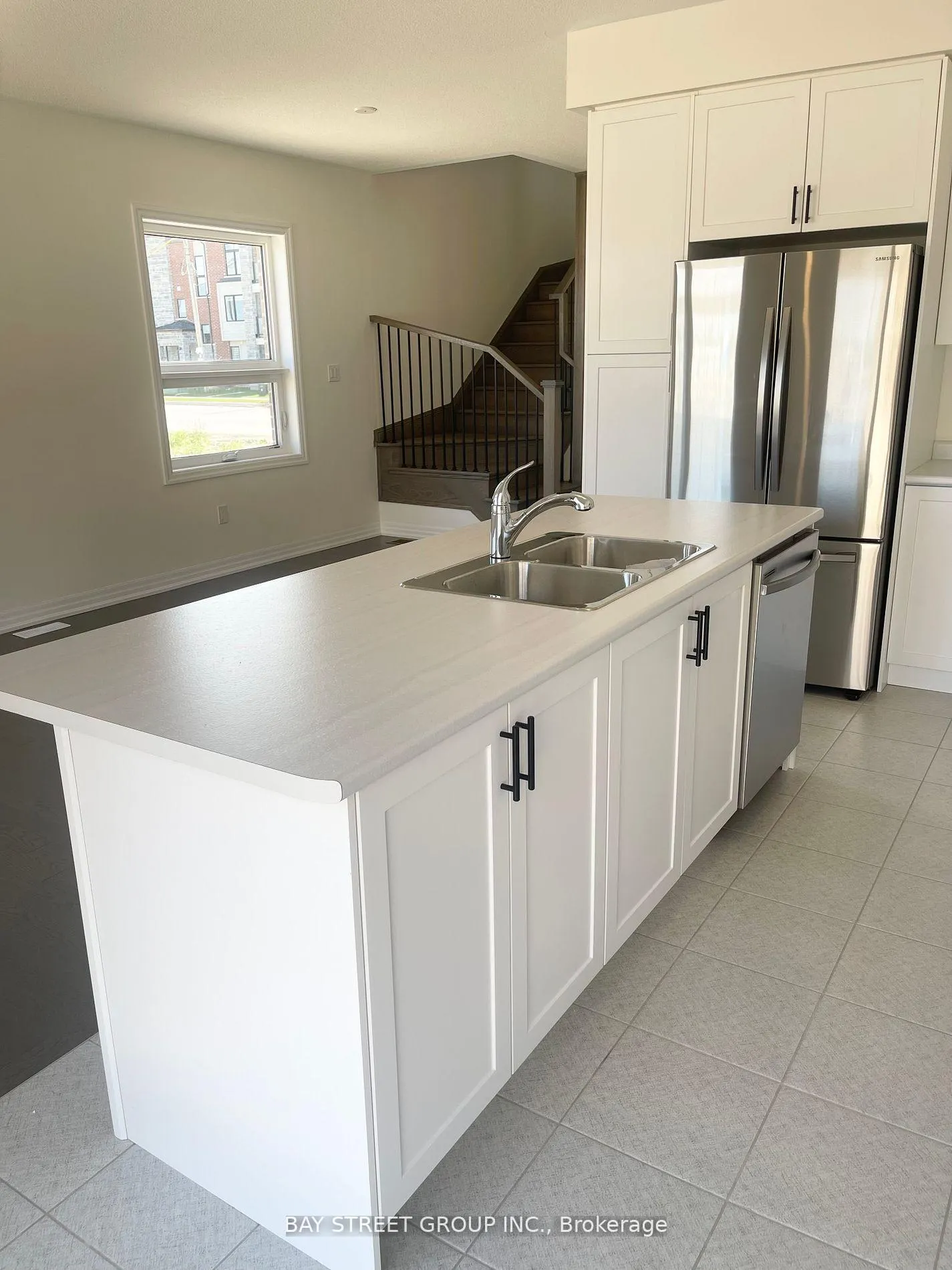 Photo 5 of 160 William Booth Avenue, Newmarket, Woodland Hill — HOMEH
