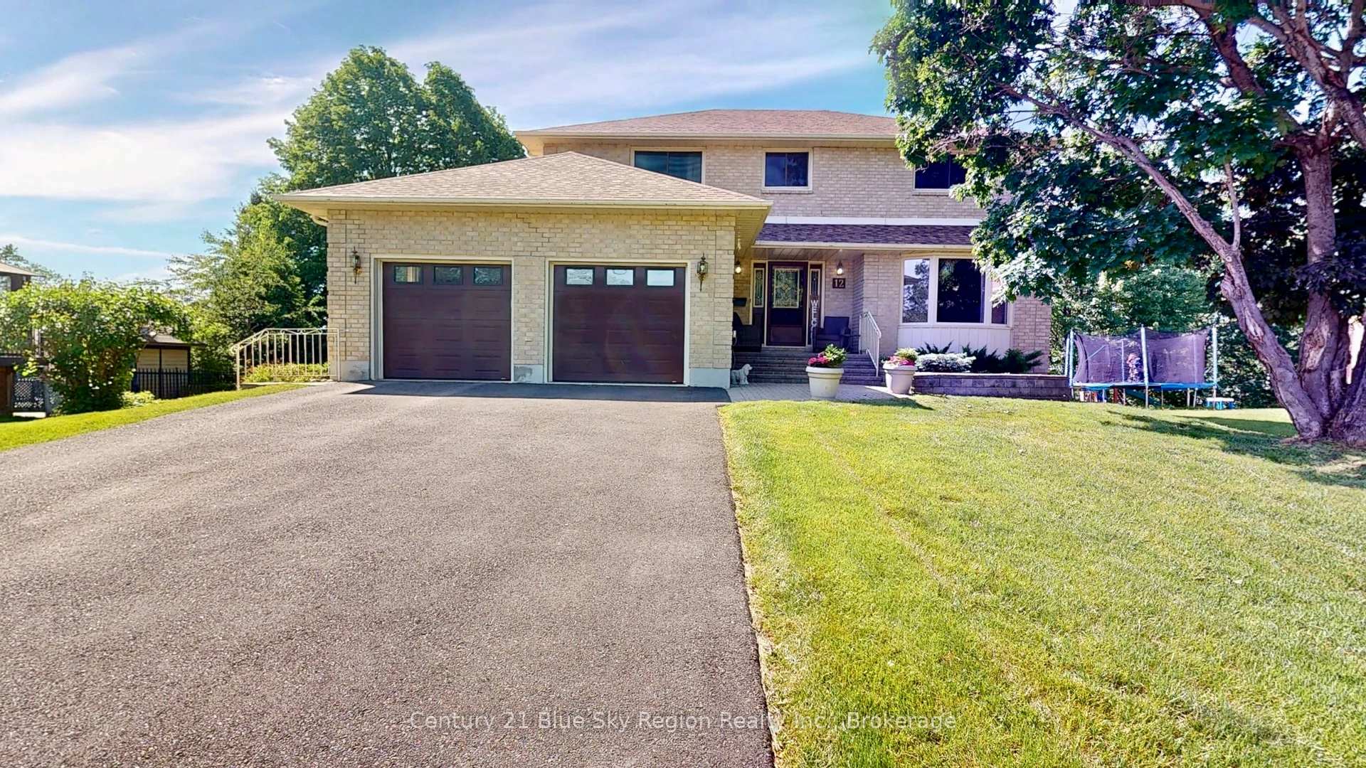 Front of 12 Vivyenne Court