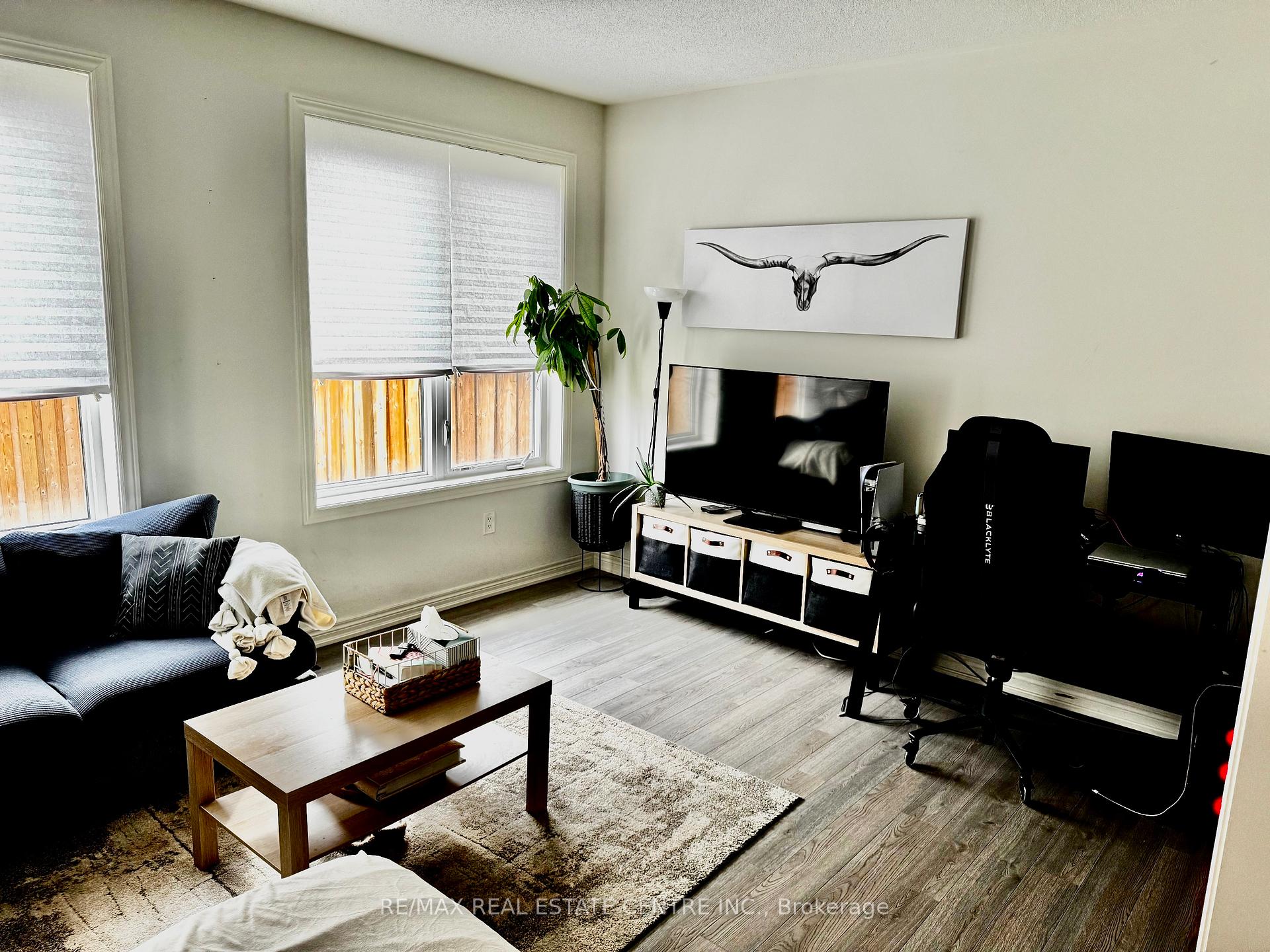Photo 3 of 1538 Carr Landing Crescent, Milton, Ford — HOMEH