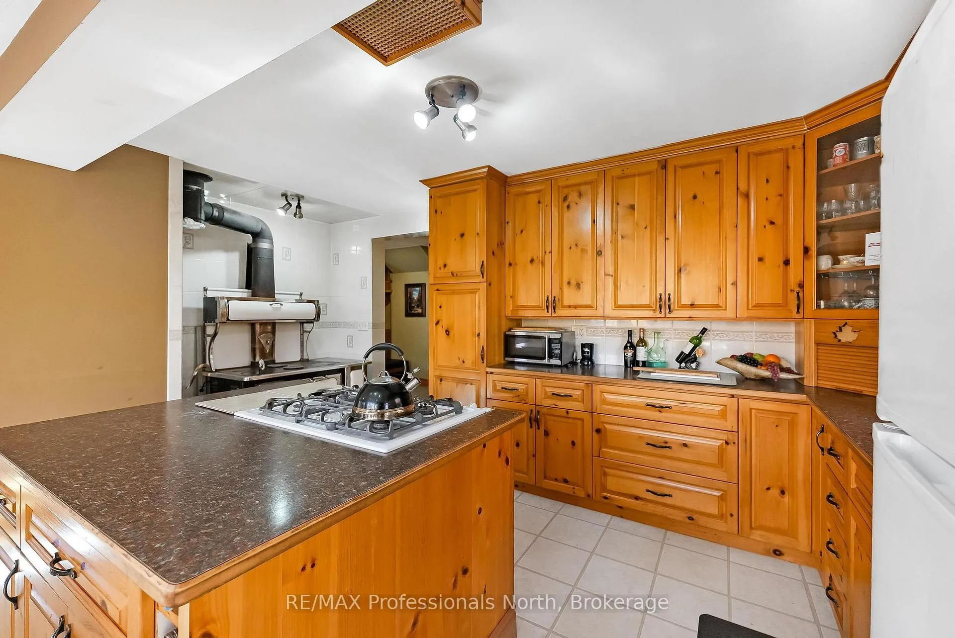 Photo 48 of 1966 Bacon Road, Minden Hills, Snowdon — HOMEH