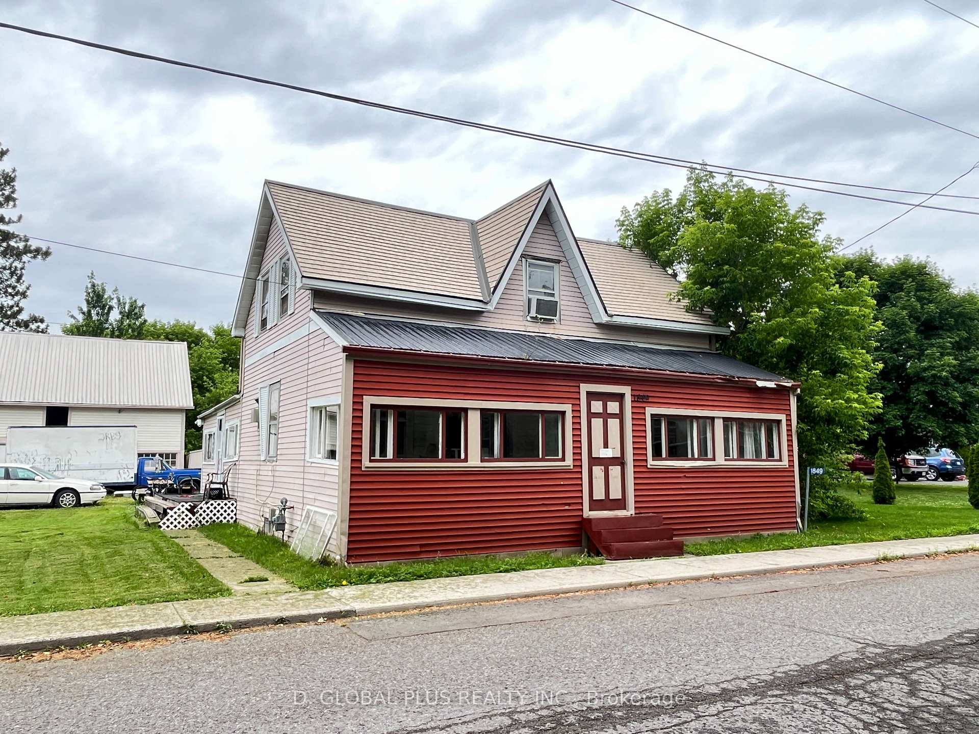Photo 2 of 1849 Division Street, Ottawa, Vars Village — HOMEH