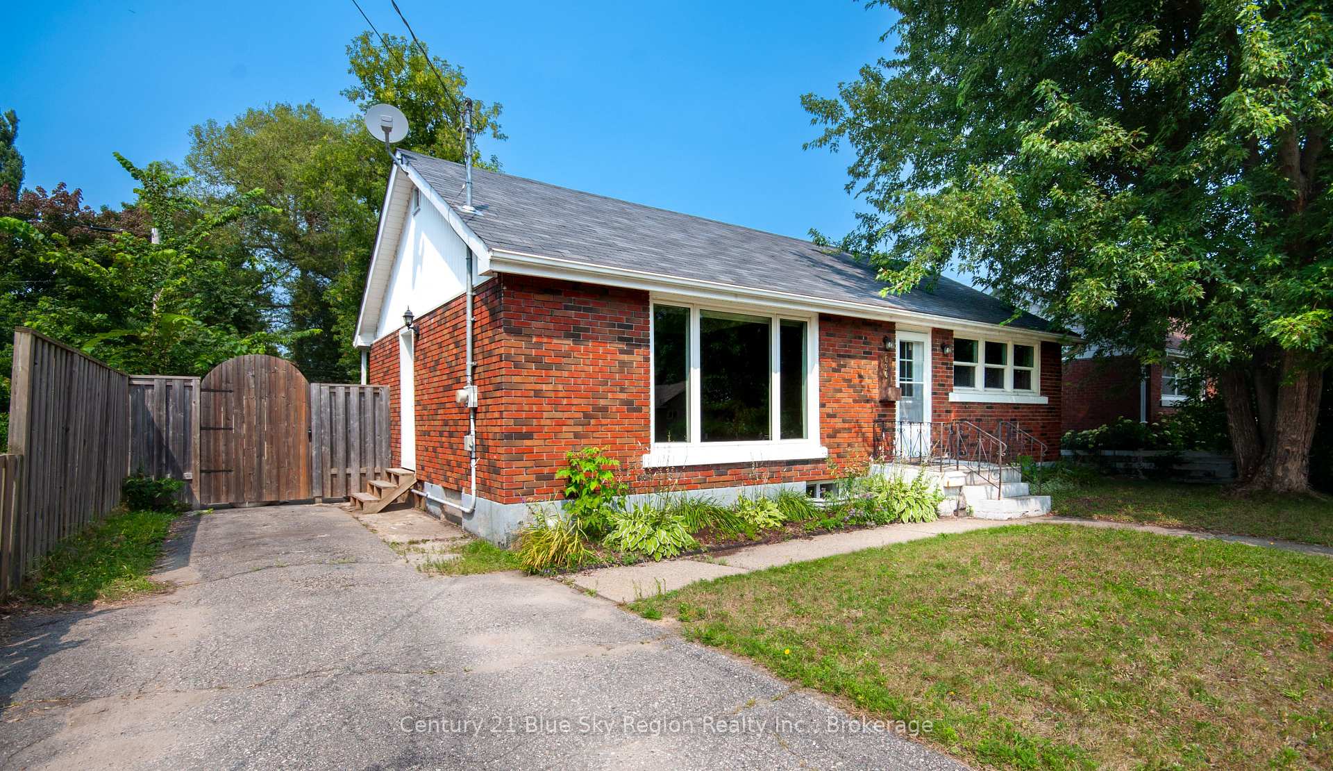 Photo 1 of 630 Lorne Avenue, North Bay, Central — HOMEH