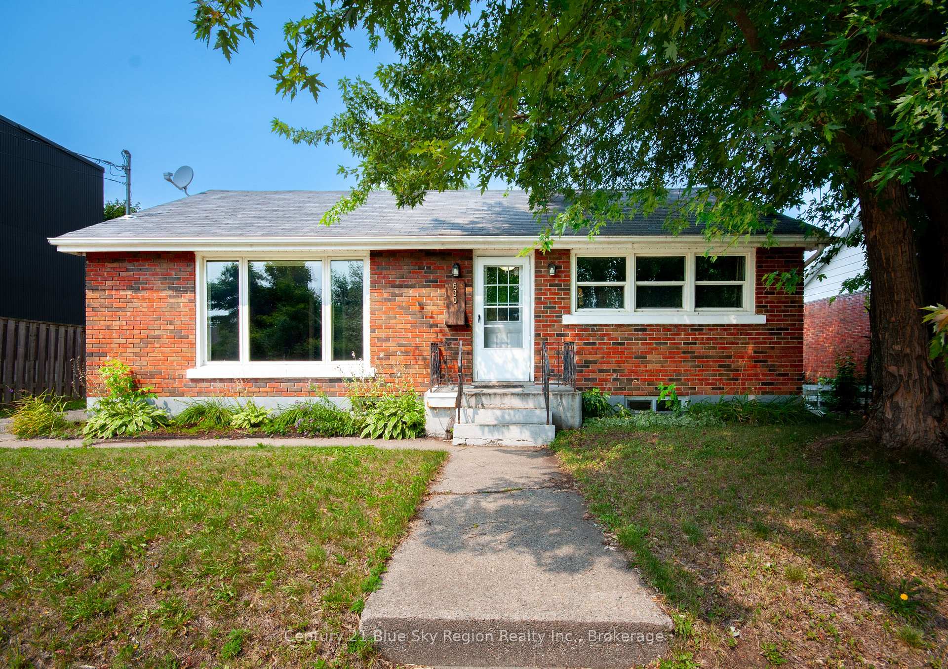Photo 2 of 630 Lorne Avenue, North Bay, Central — HOMEH