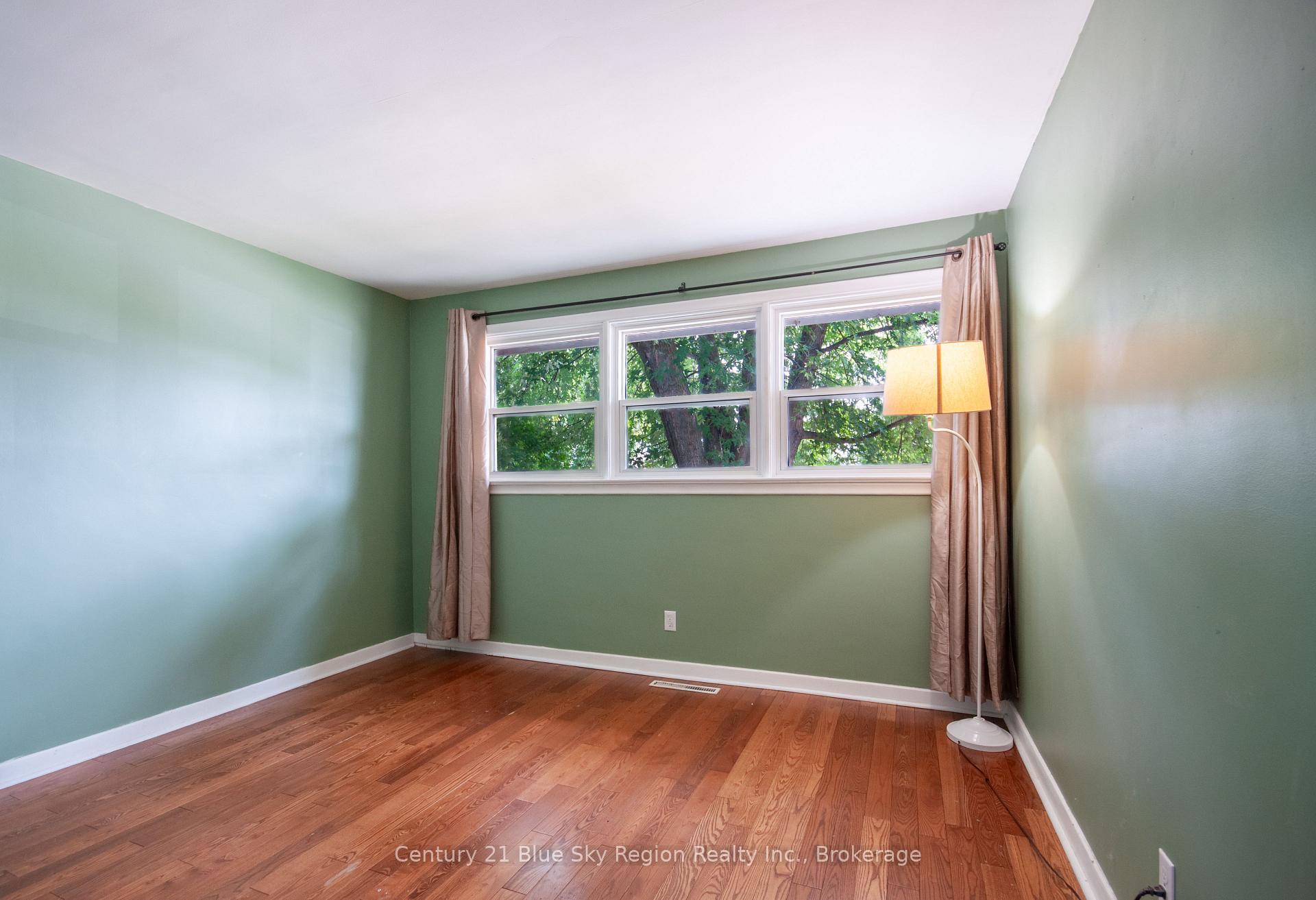 Photo 12 of 630 Lorne Avenue, North Bay, Central — HOMEH