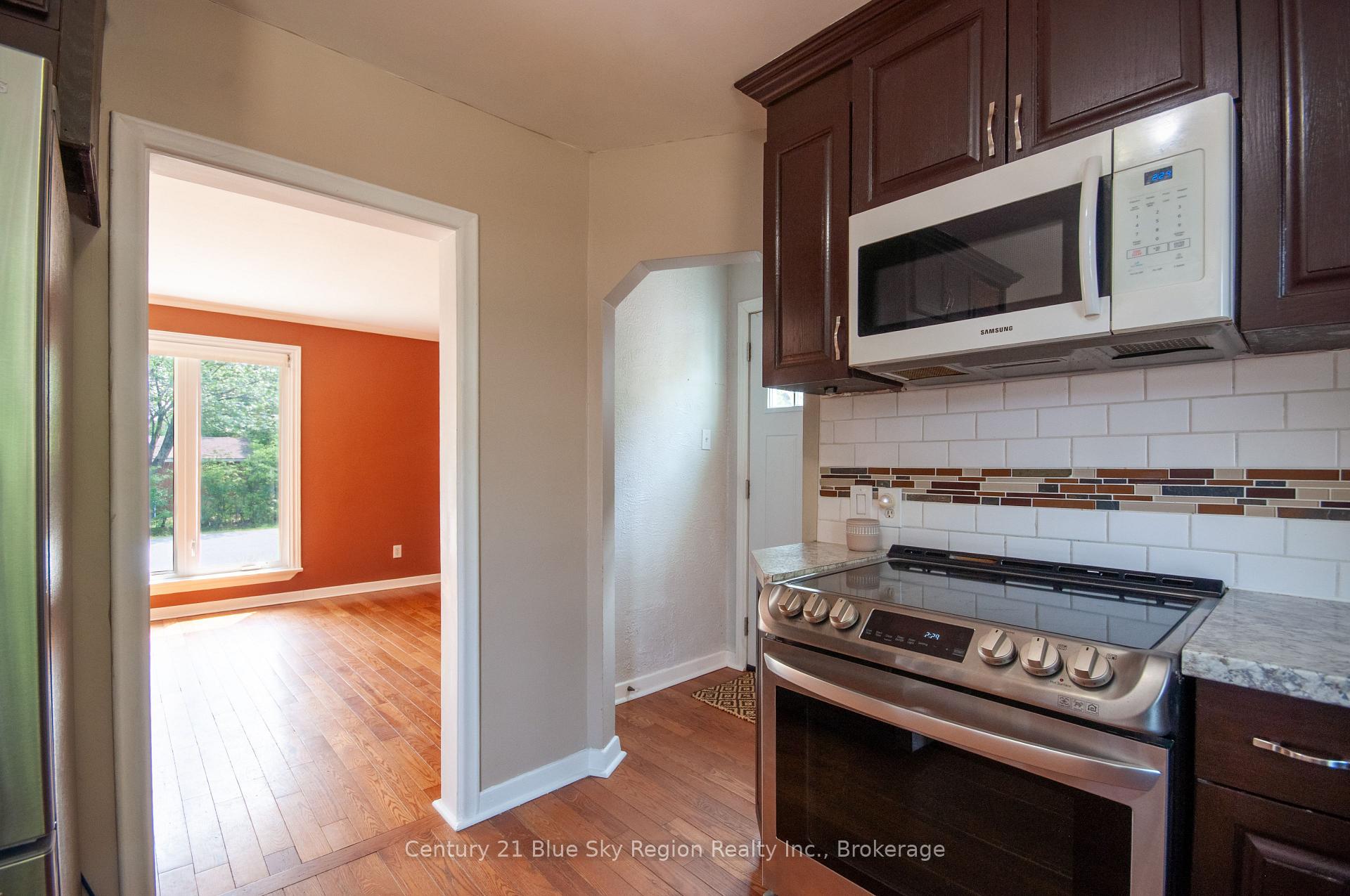 Photo 17 of 630 Lorne Avenue, North Bay, Central — HOMEH