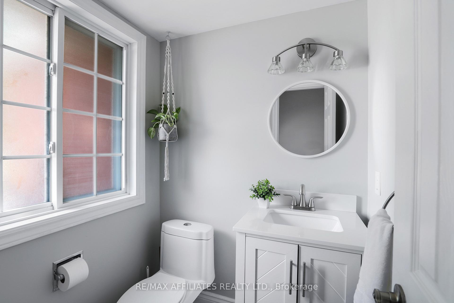 Photo 6 of 593 Latour Crescent, Ottawa, Fallingbrook/Gardenway South — HOMEH