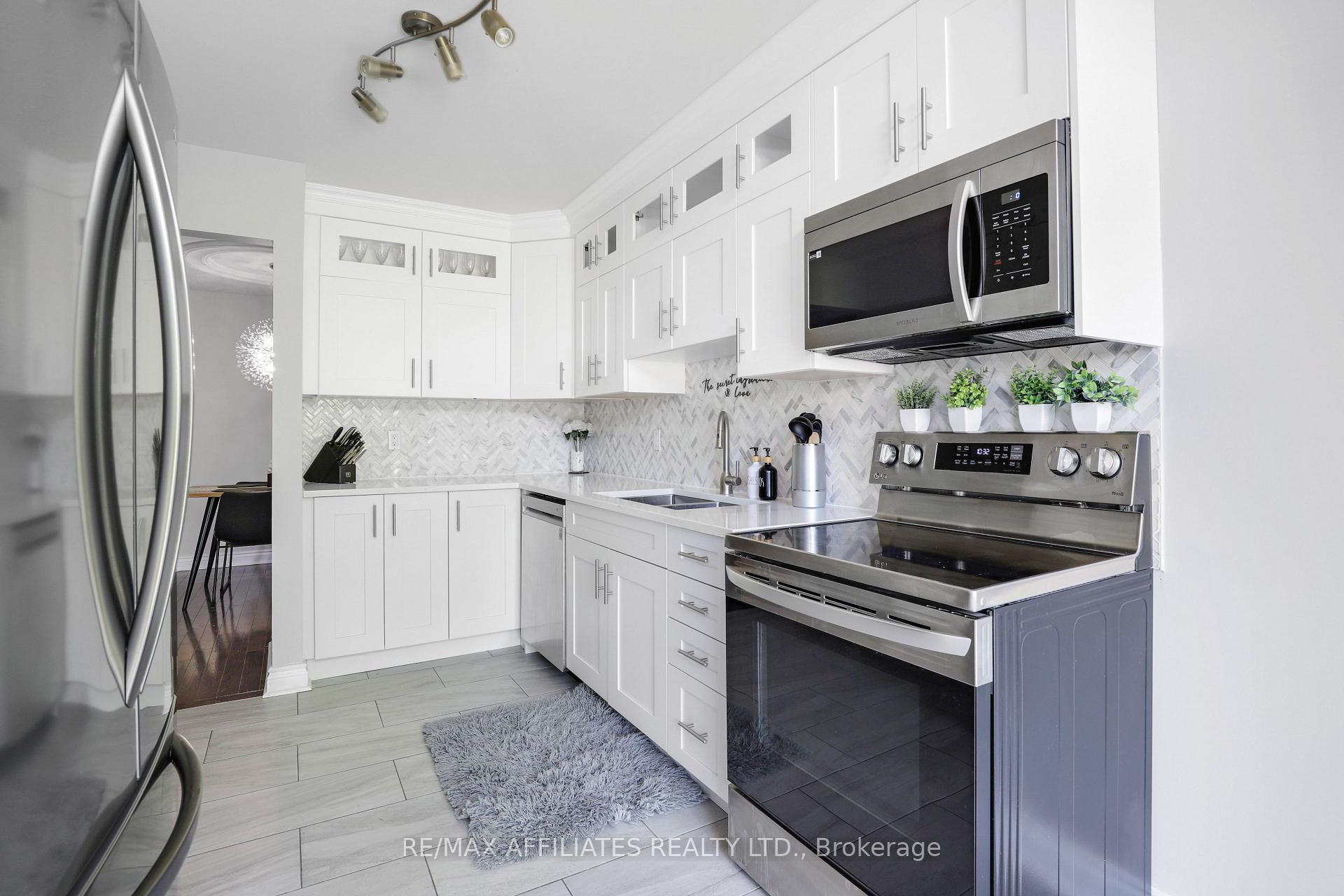 Photo 10 of 593 Latour Crescent, Ottawa, Fallingbrook/Gardenway South — HOMEH