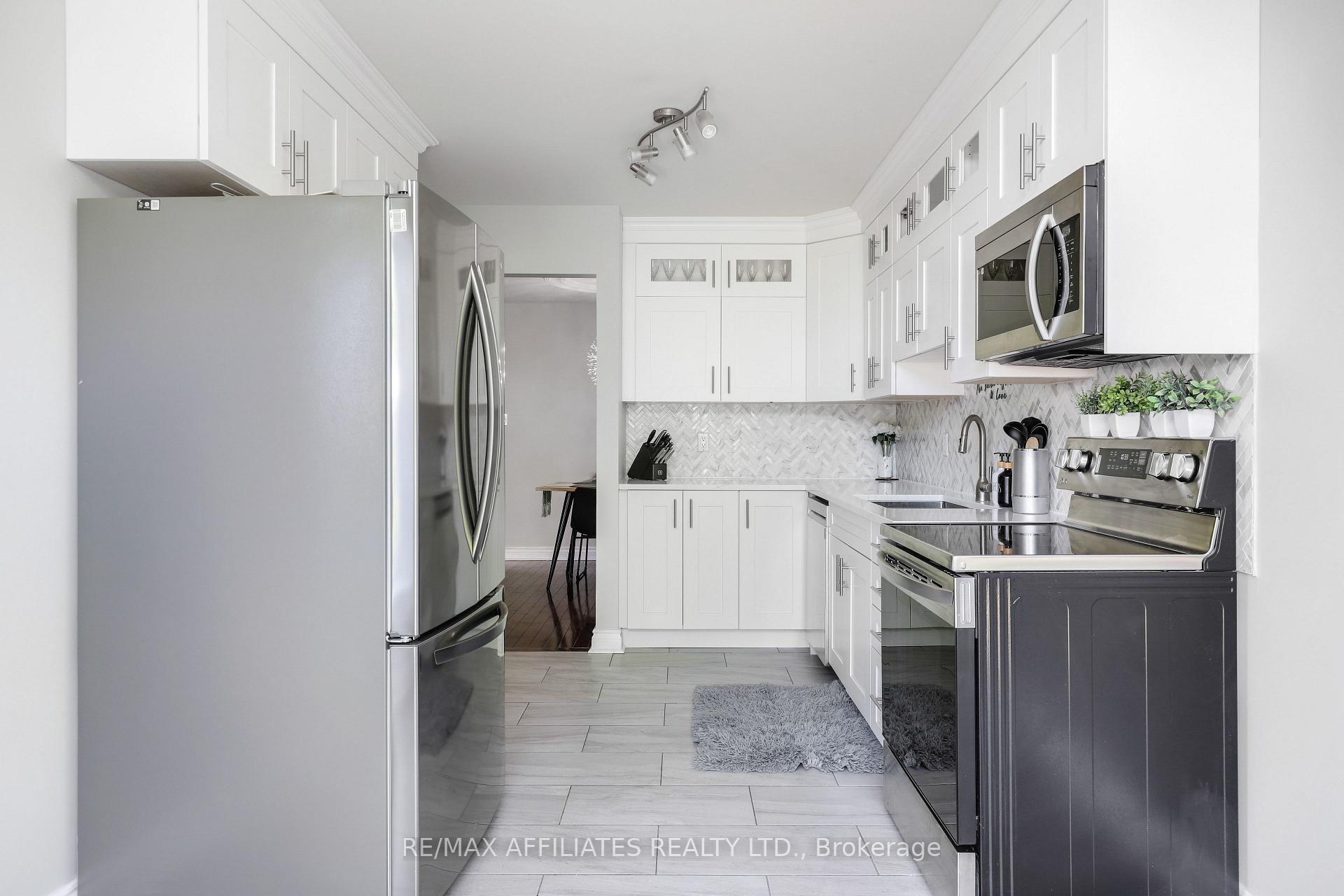 Photo 11 of 593 Latour Crescent, Ottawa, Fallingbrook/Gardenway South — HOMEH
