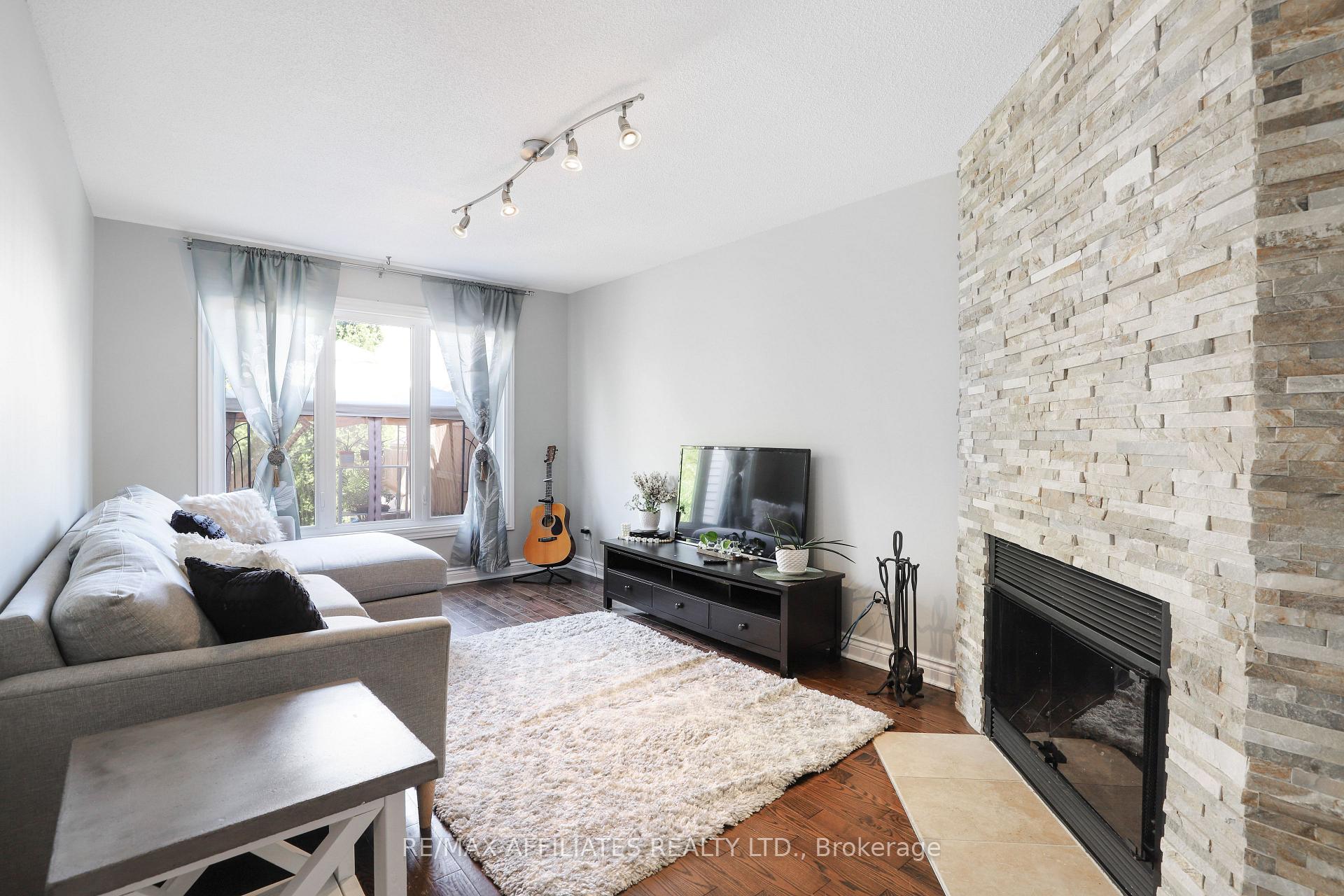 Photo 17 of 593 Latour Crescent, Ottawa, Fallingbrook/Gardenway South — HOMEH