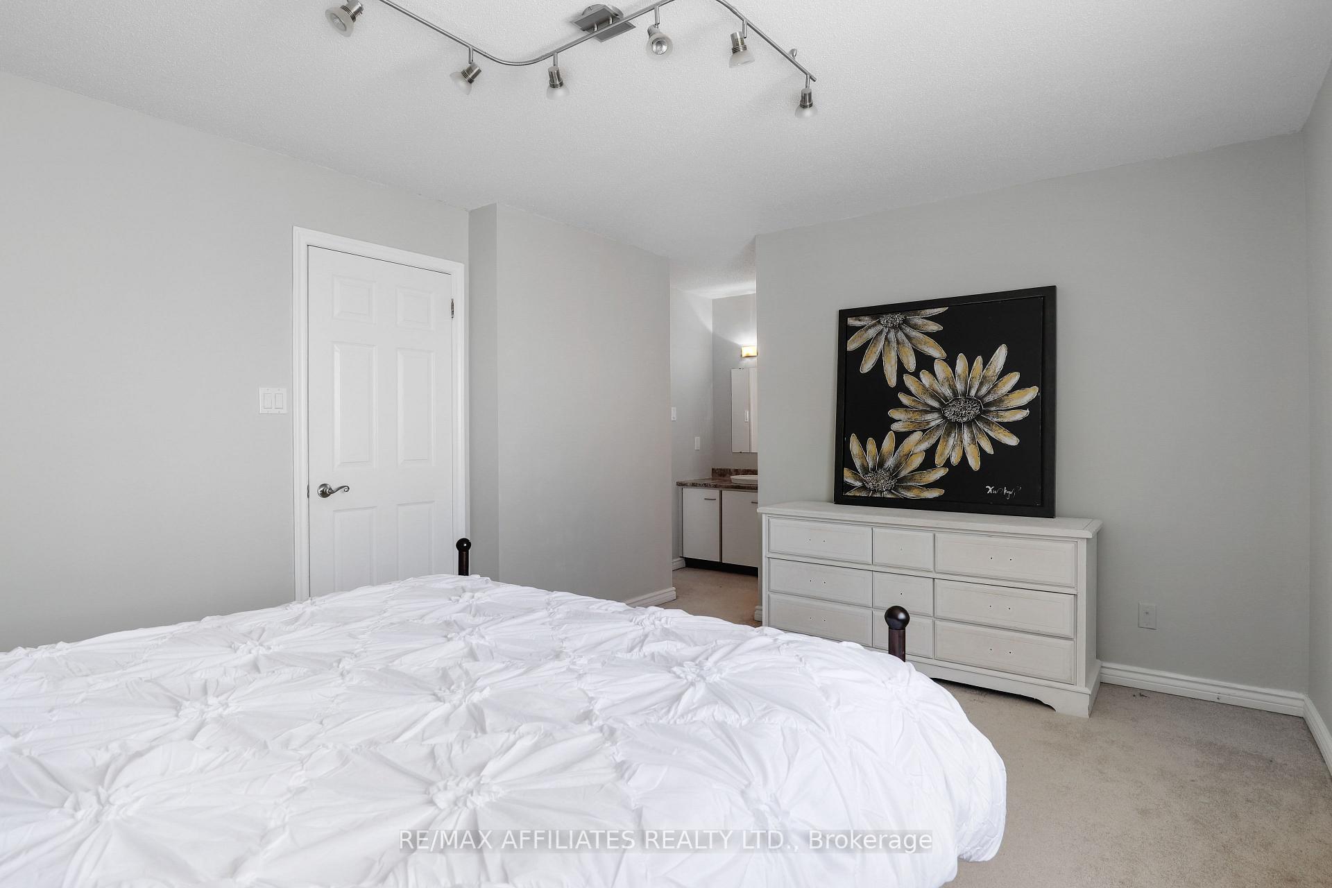 Photo 20 of 593 Latour Crescent, Ottawa, Fallingbrook/Gardenway South — HOMEH