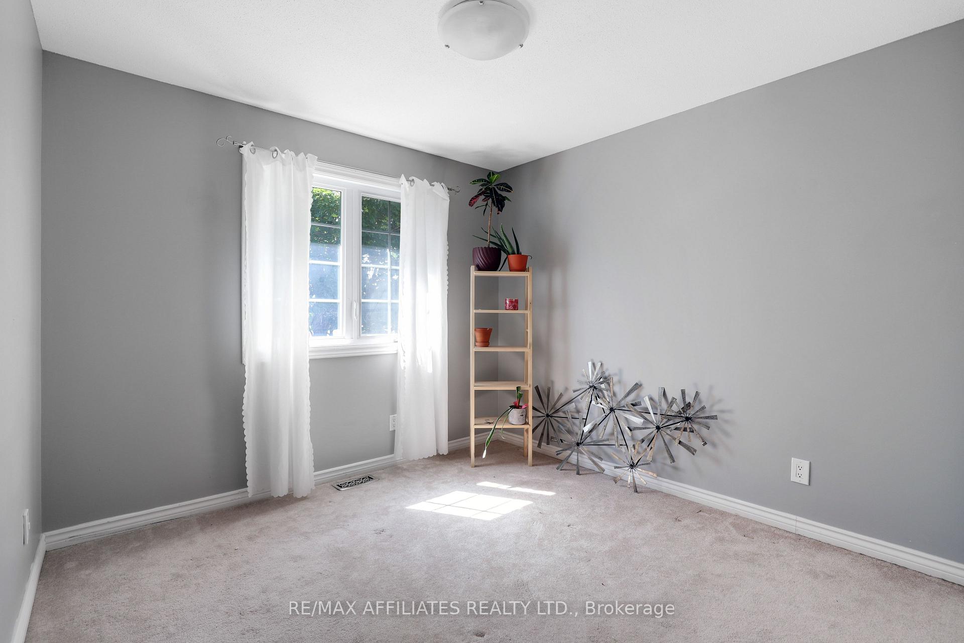 Photo 23 of 593 Latour Crescent, Ottawa, Fallingbrook/Gardenway South — HOMEH