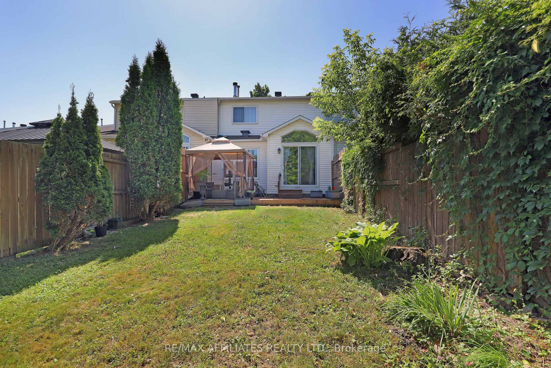 Photo 35 of 593 Latour Crescent, Ottawa, Fallingbrook/Gardenway South — HOMEH