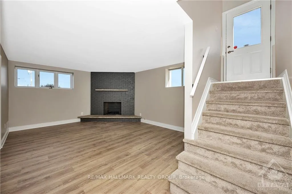 Photo 2 of Unit 2, 2850 Trim Road, Ottawa, Navan — HOMEH