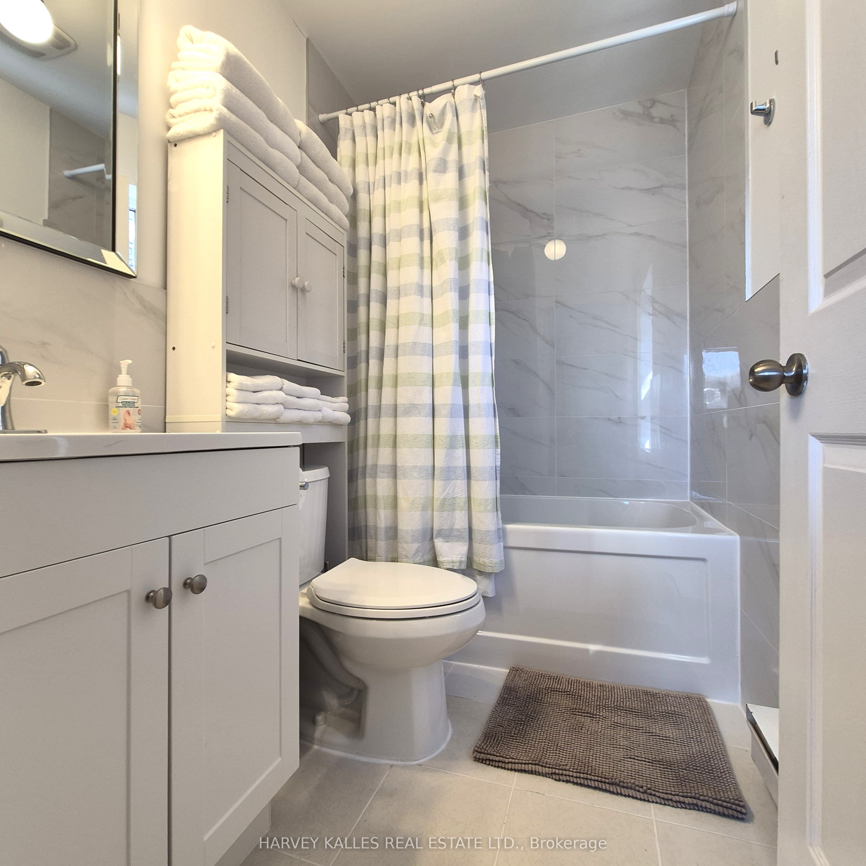Photo 26 of Unit 1, 127 Summerhill Avenue, Toronto, Rosedale-Moore Park — HOMEH