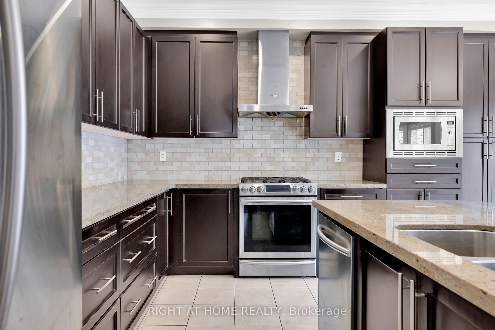 Photo 32 of 1445 Laurier Avenue, Milton, Clarke — HOMEH