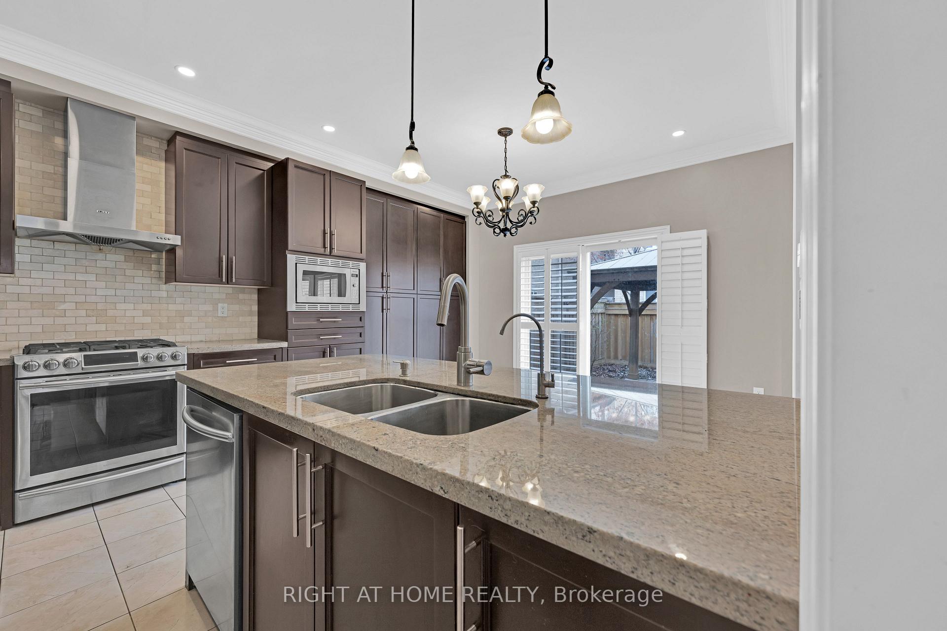 Photo 1 of 1445 Laurier Avenue, Milton, Clarke — HOMEH