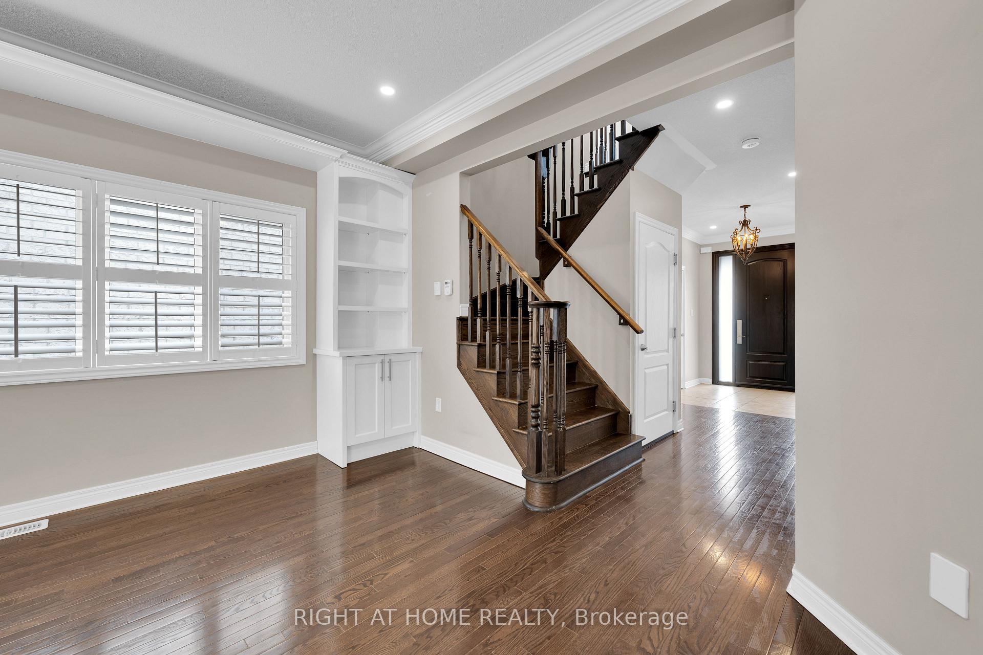 Photo 3 of 1445 Laurier Avenue, Milton, Clarke — HOMEH