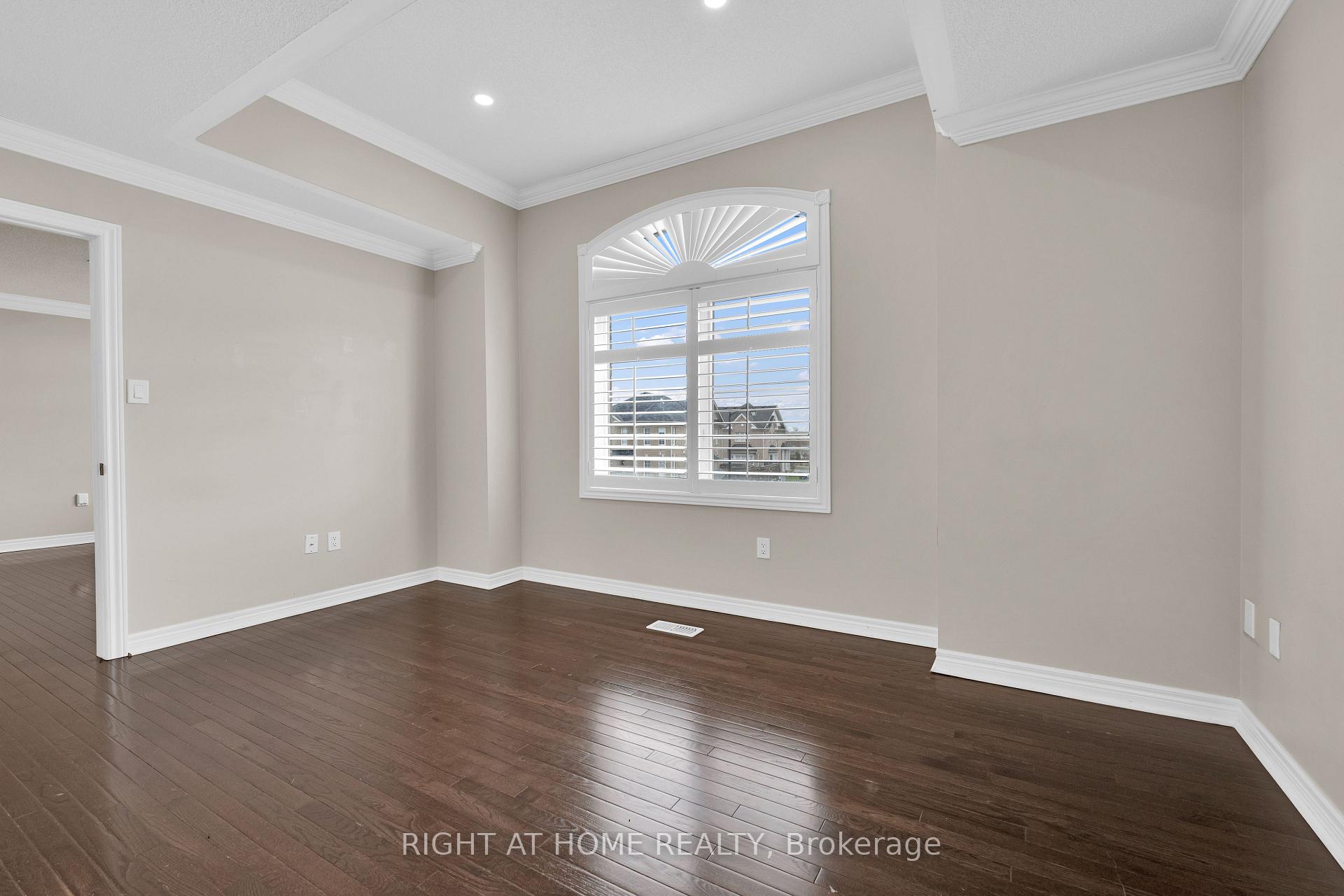 Photo 12 of 1445 Laurier Avenue, Milton, Clarke — HOMEH