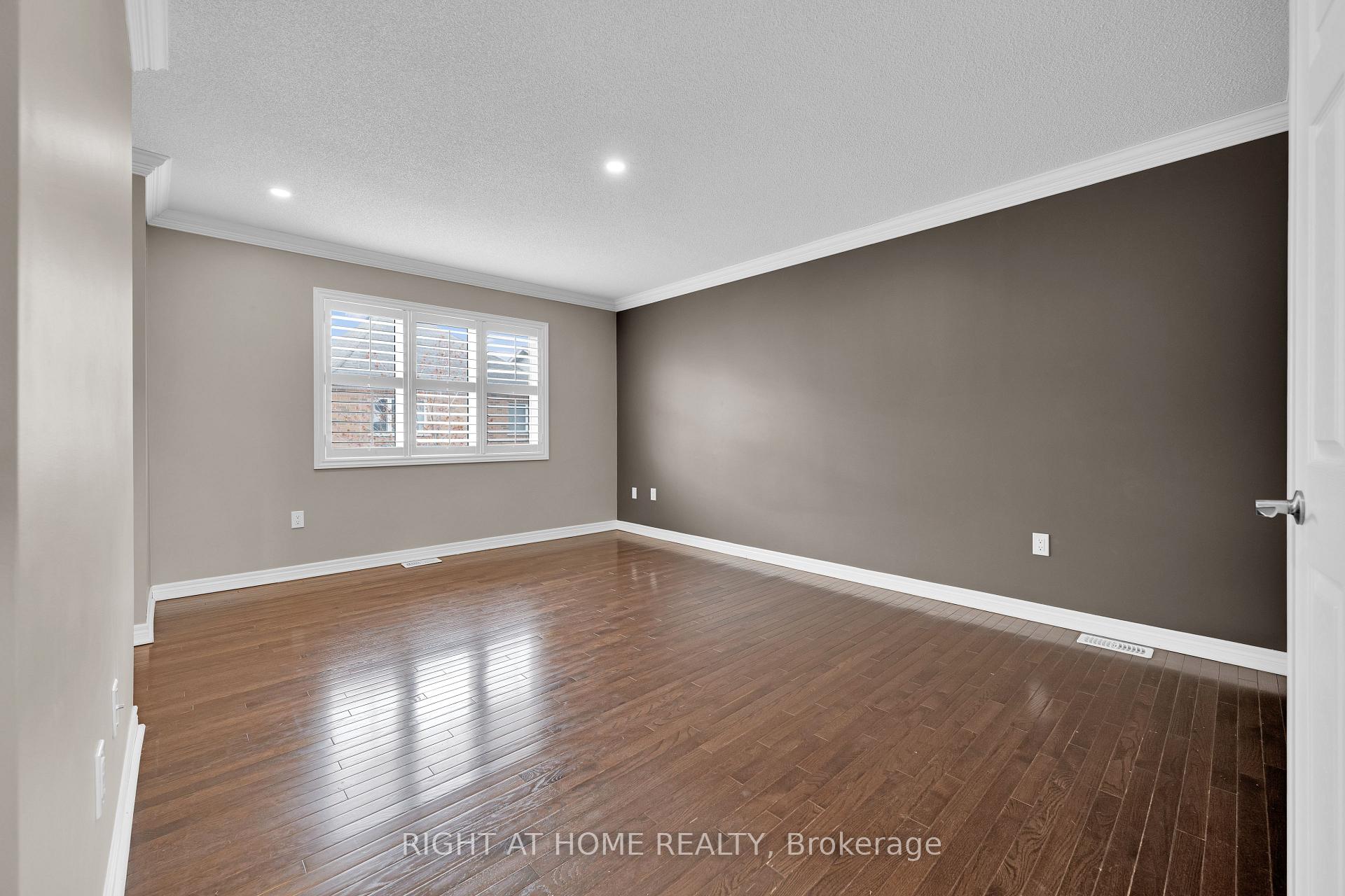 Photo 27 of 1445 Laurier Avenue, Milton, Clarke — HOMEH