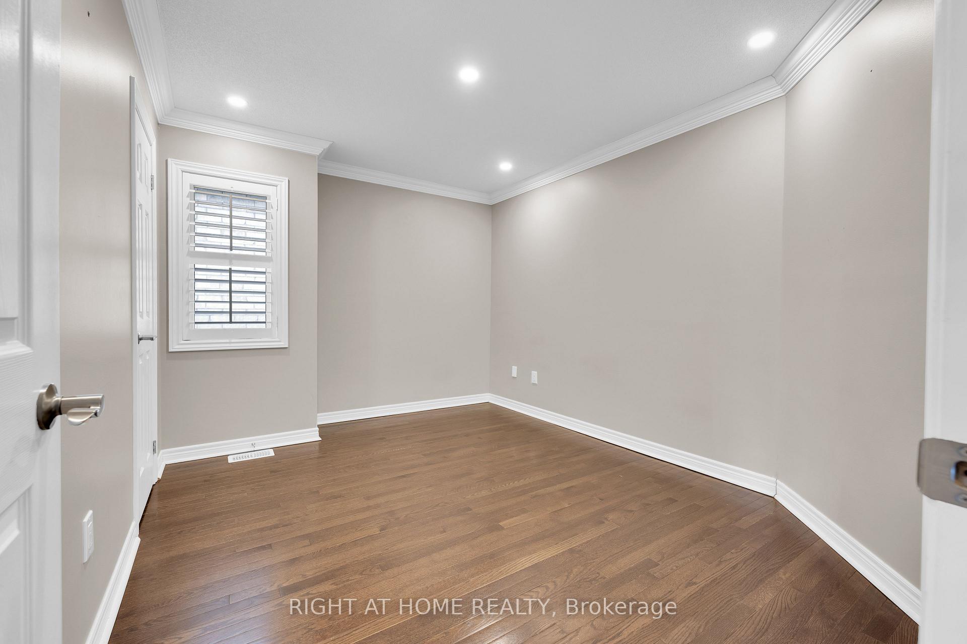 Photo 35 of 1445 Laurier Avenue, Milton, Clarke — HOMEH
