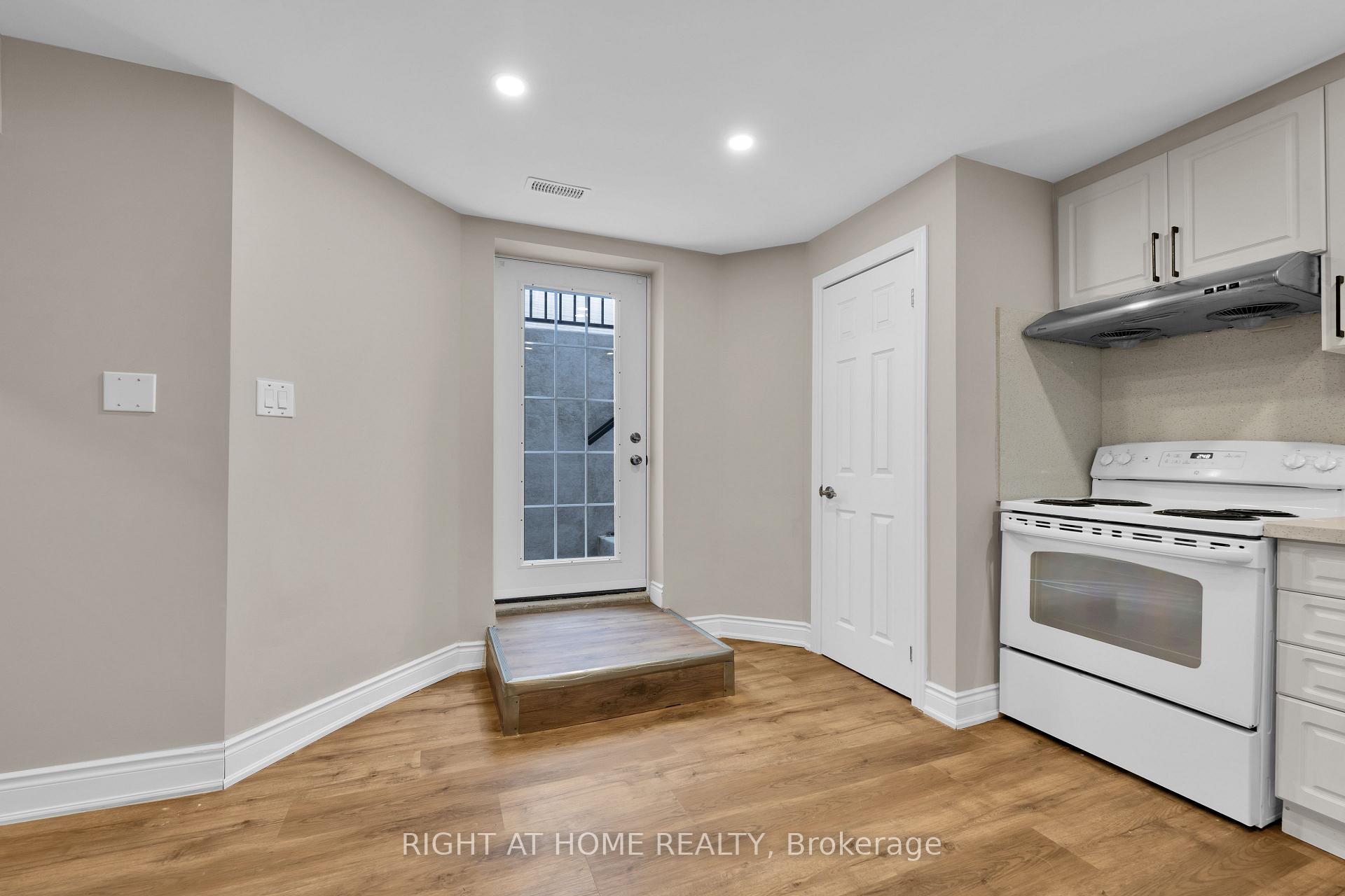 Photo 28 of 1445 Laurier Avenue, Milton, Clarke — HOMEH