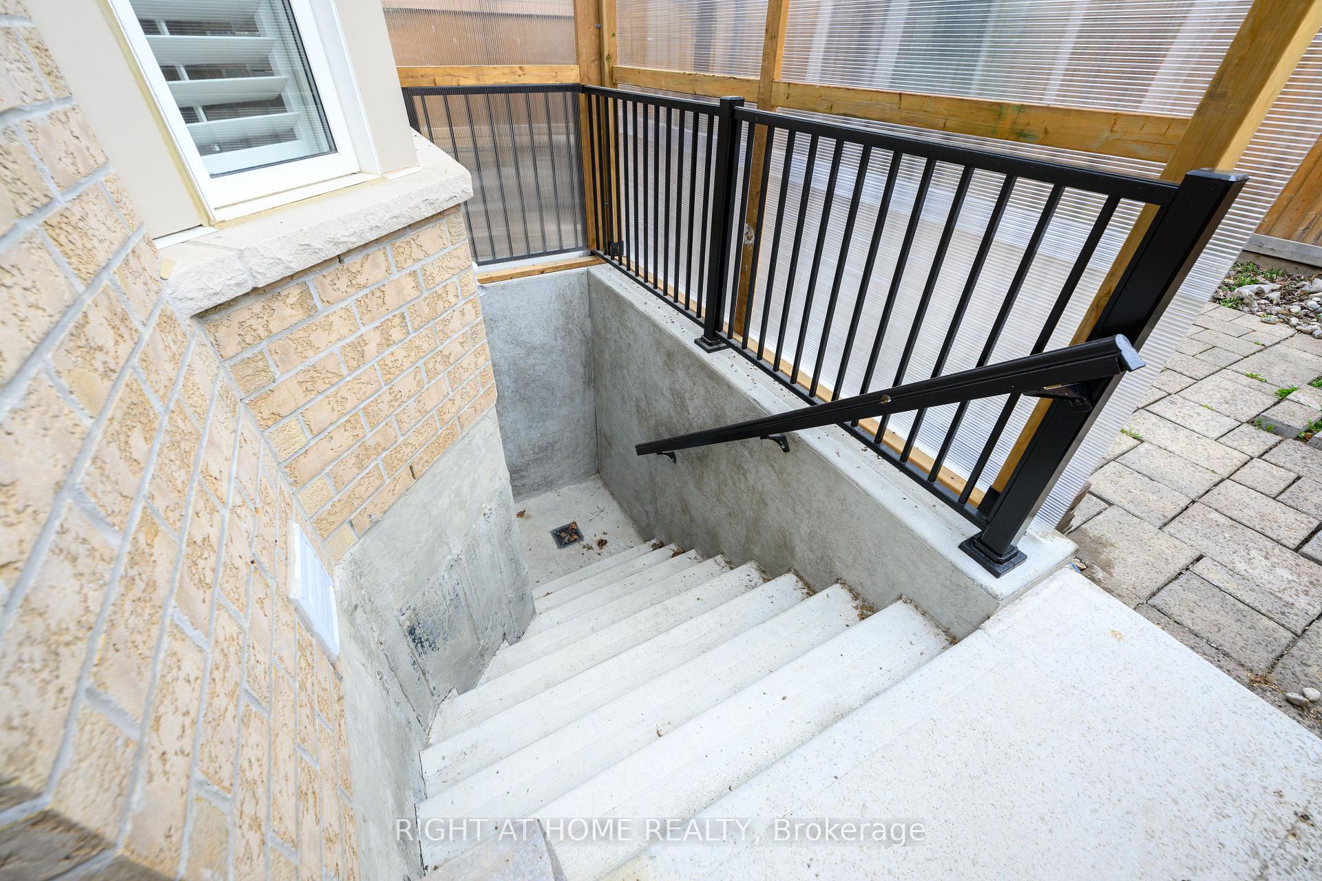 Photo 26 of 1445 Laurier Avenue, Milton, Clarke — HOMEH