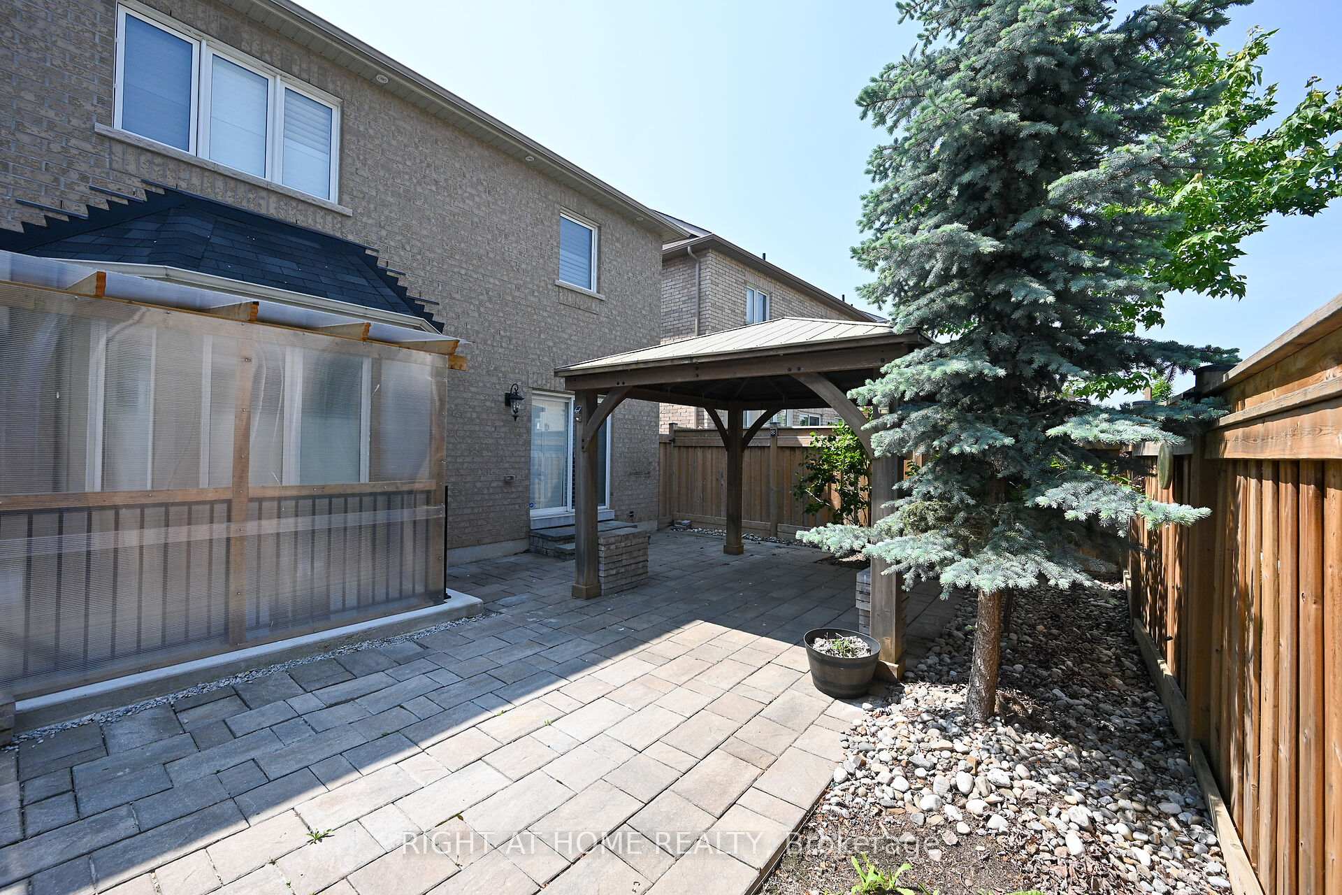 Photo 20 of 1445 Laurier Avenue, Milton, Clarke — HOMEH