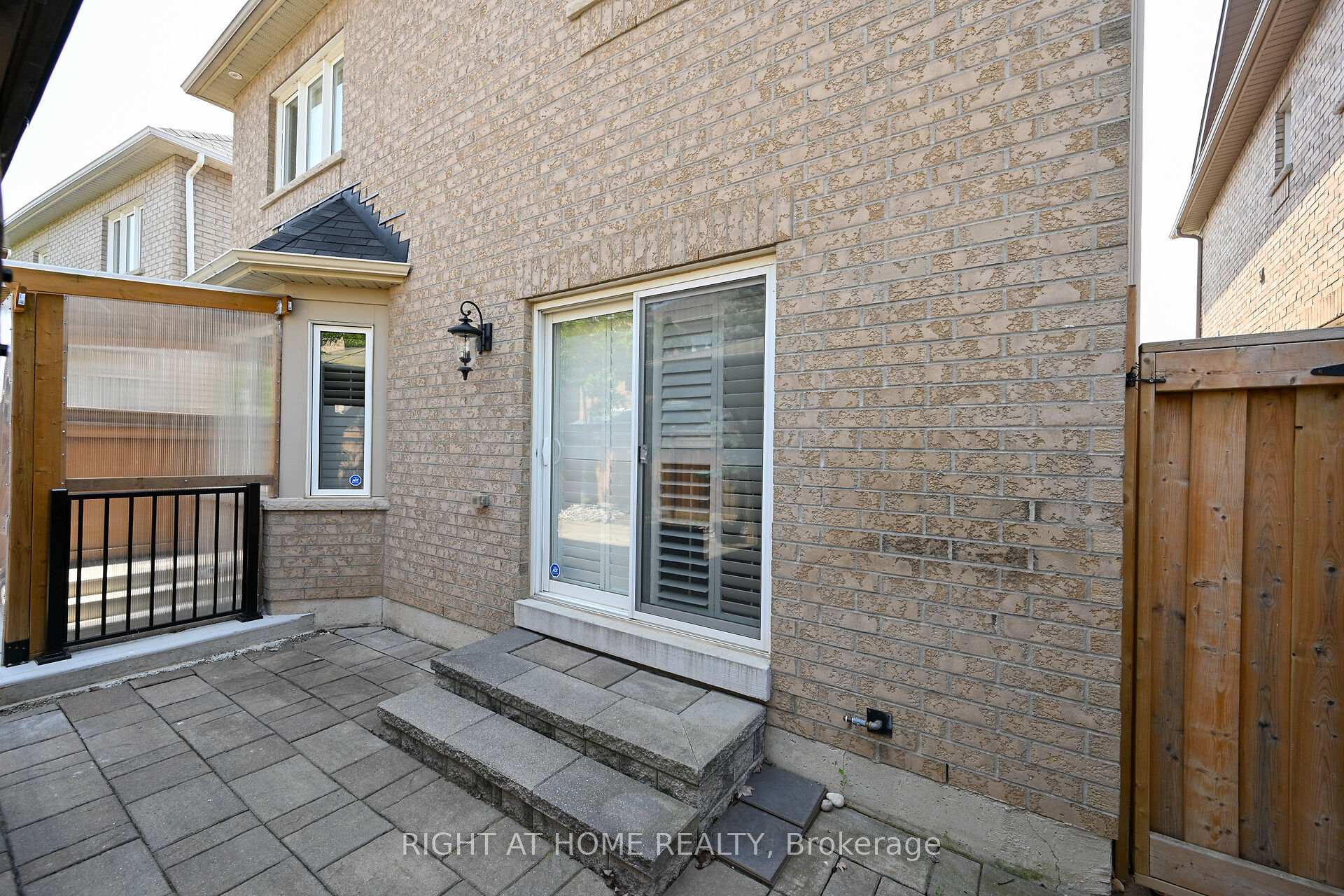 Photo 23 of 1445 Laurier Avenue, Milton, Clarke — HOMEH