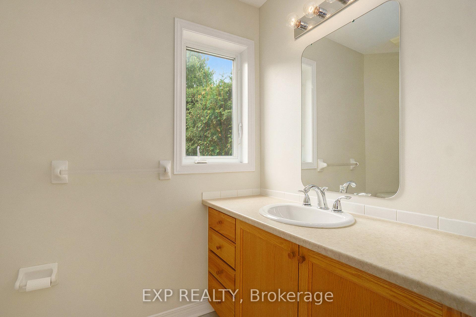 Photo 15 of 638 Casabella Drive, Ottawa, Avalon East — HOMEH