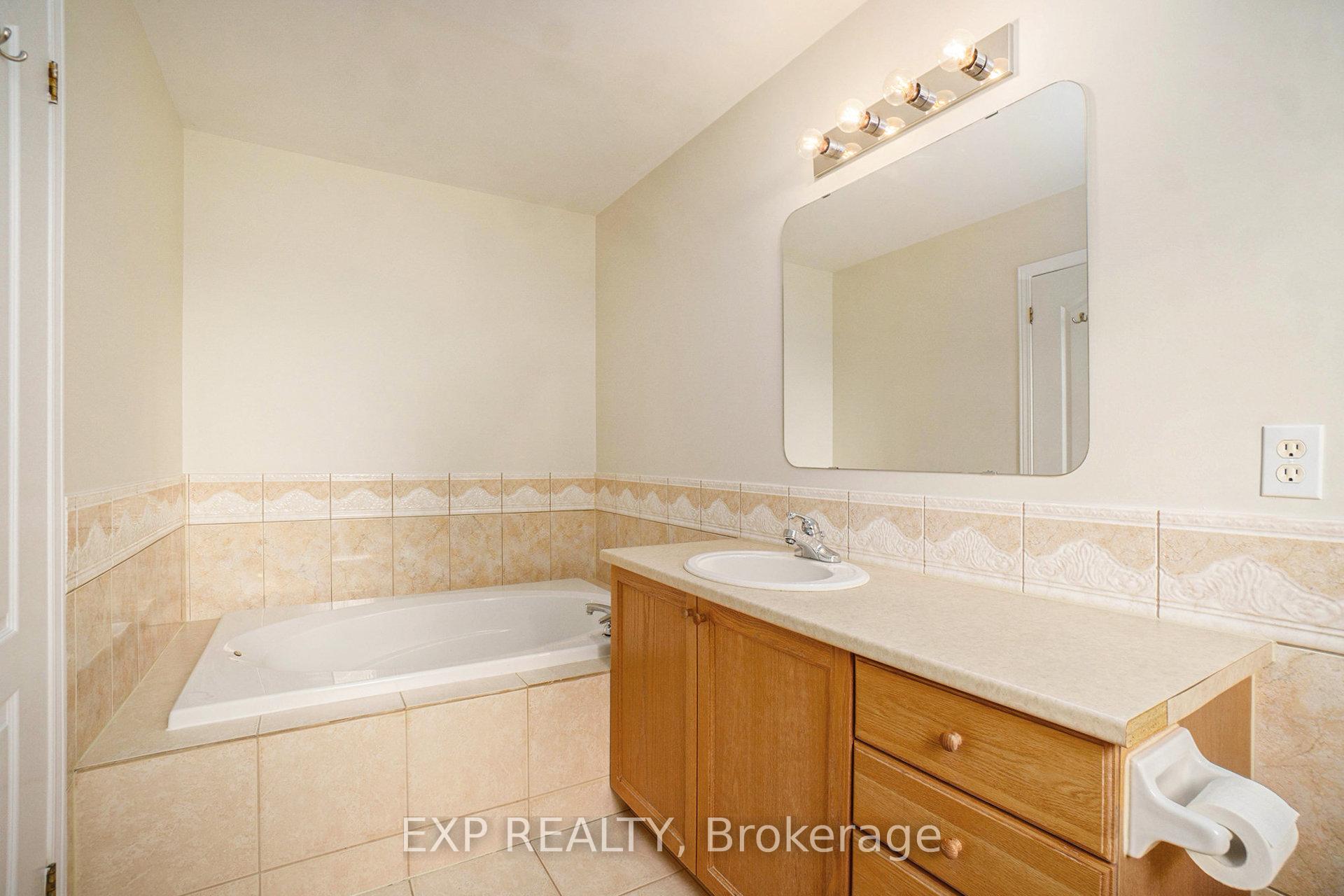Photo 20 of 638 Casabella Drive, Ottawa, Avalon East — HOMEH
