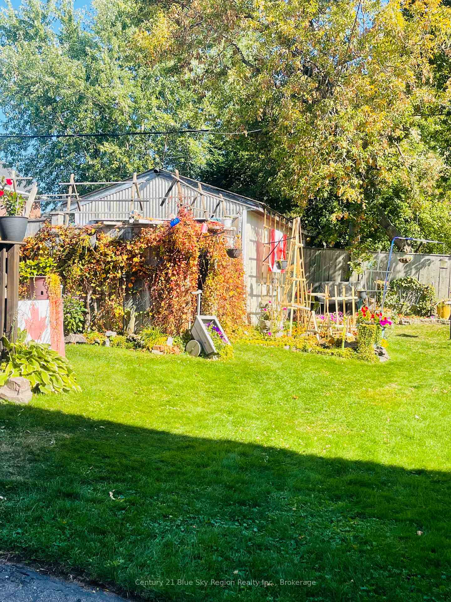 Photo 3 of 646 Main Street E, North Bay, Central — HOMEH
