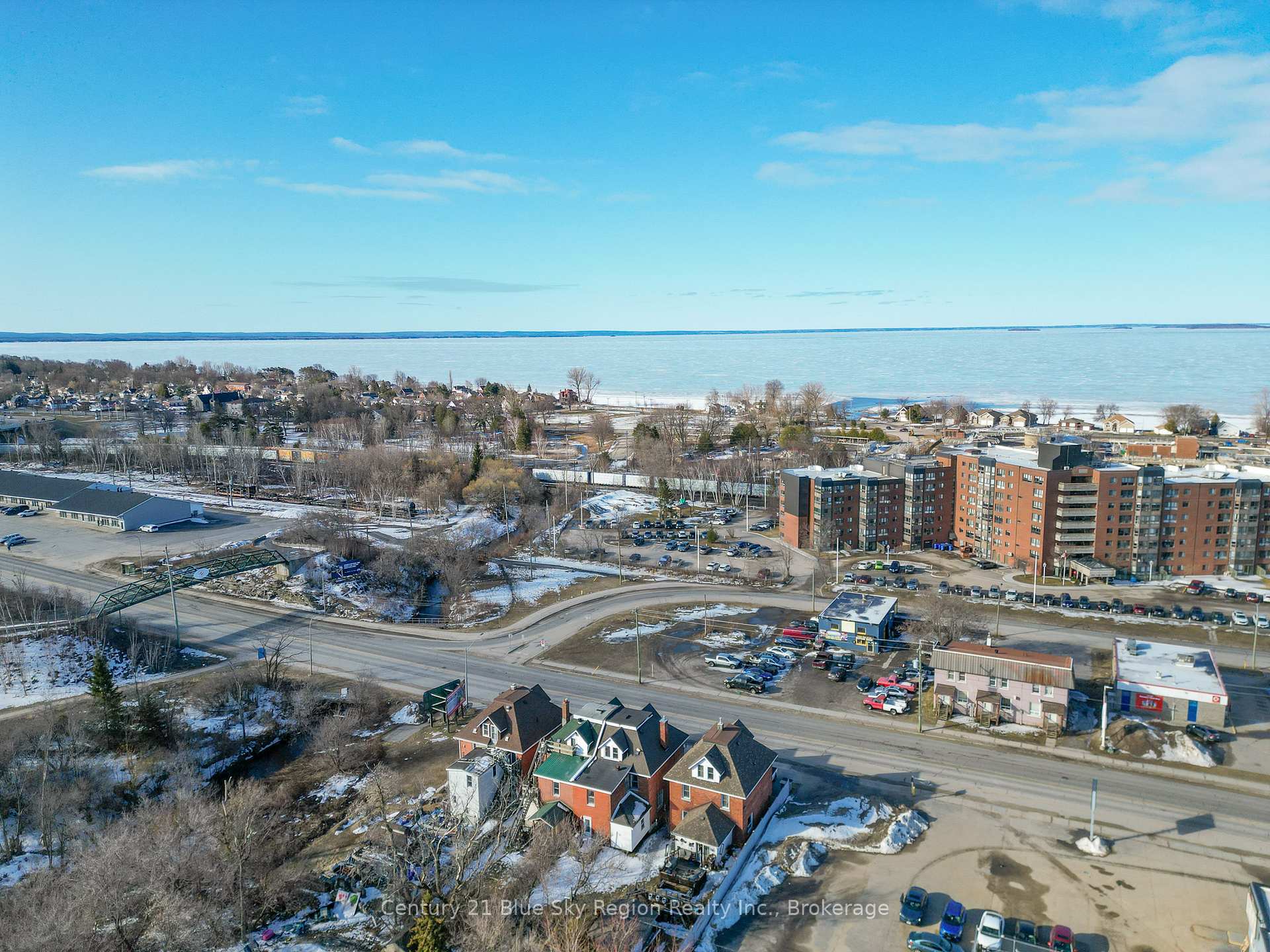 Photo 17 of 646 Main Street E, North Bay, Central — HOMEH