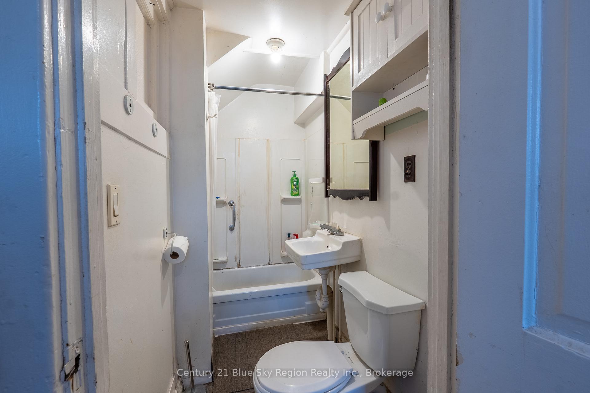 Photo 32 of 646 Main Street E, North Bay, Central — HOMEH