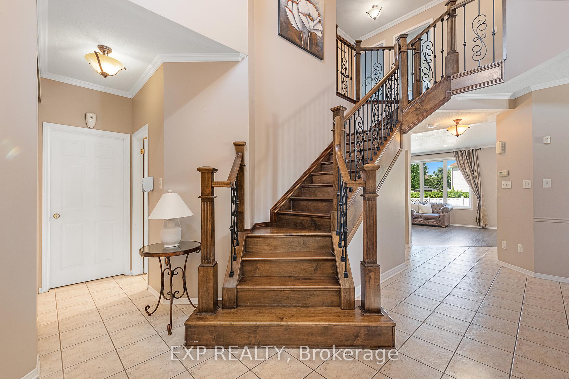 Photo 3 of 2132 Valenceville Crescent, Ottawa, Avalon East — HOMEH